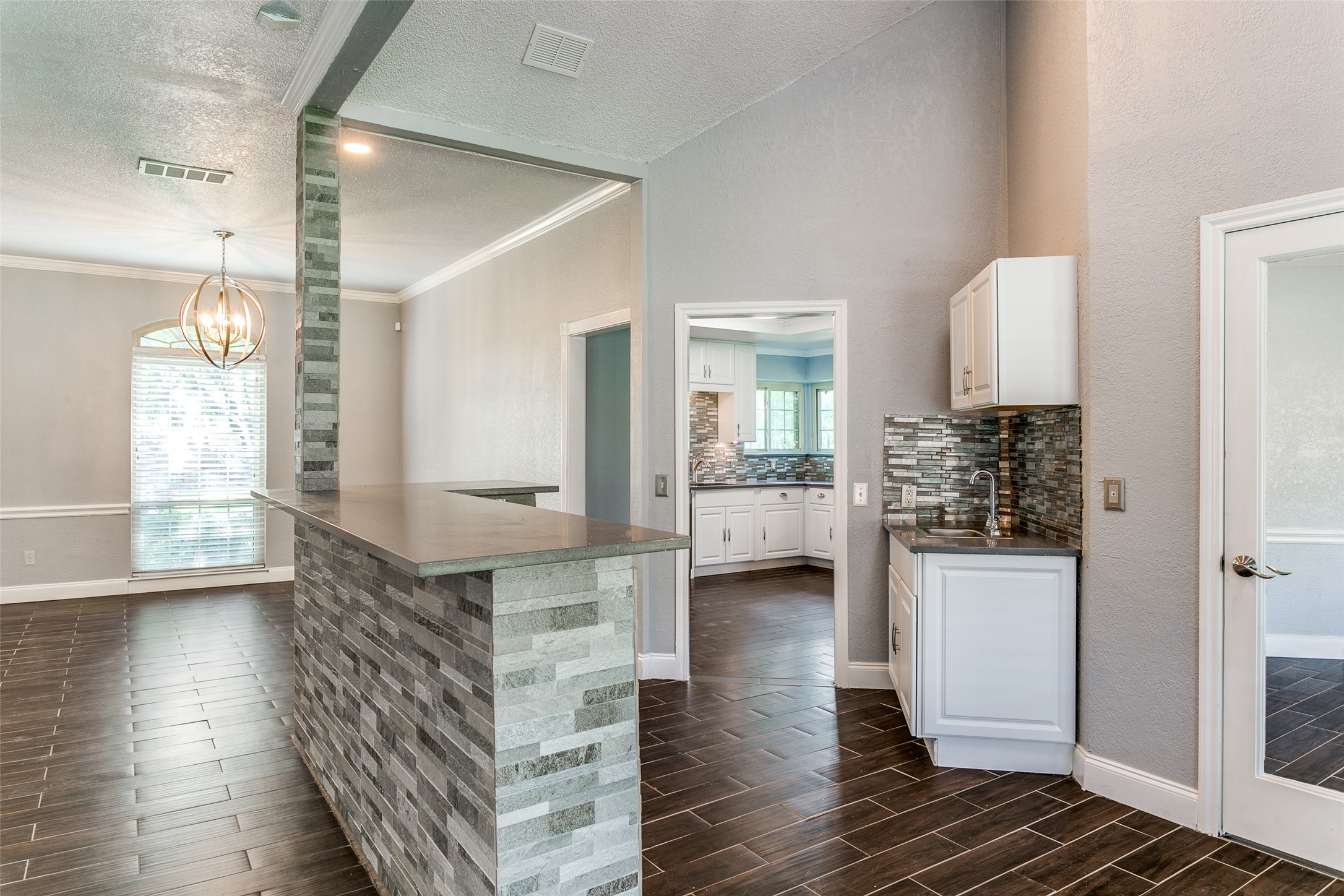 3713 Brentwood Court