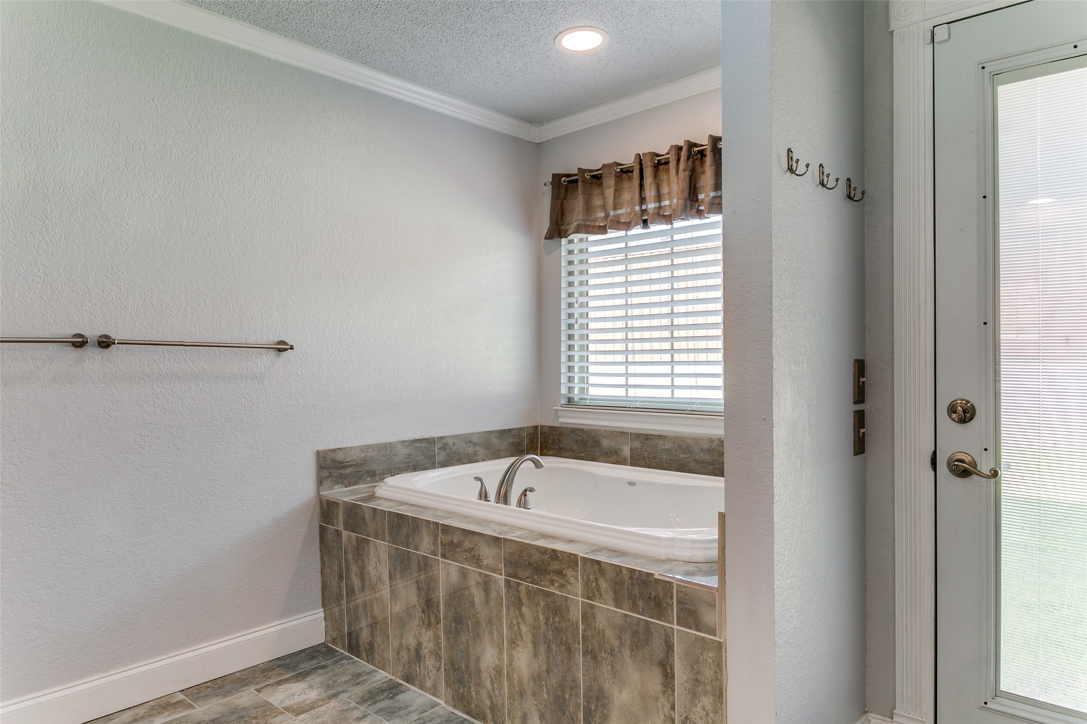 3713 Brentwood Court