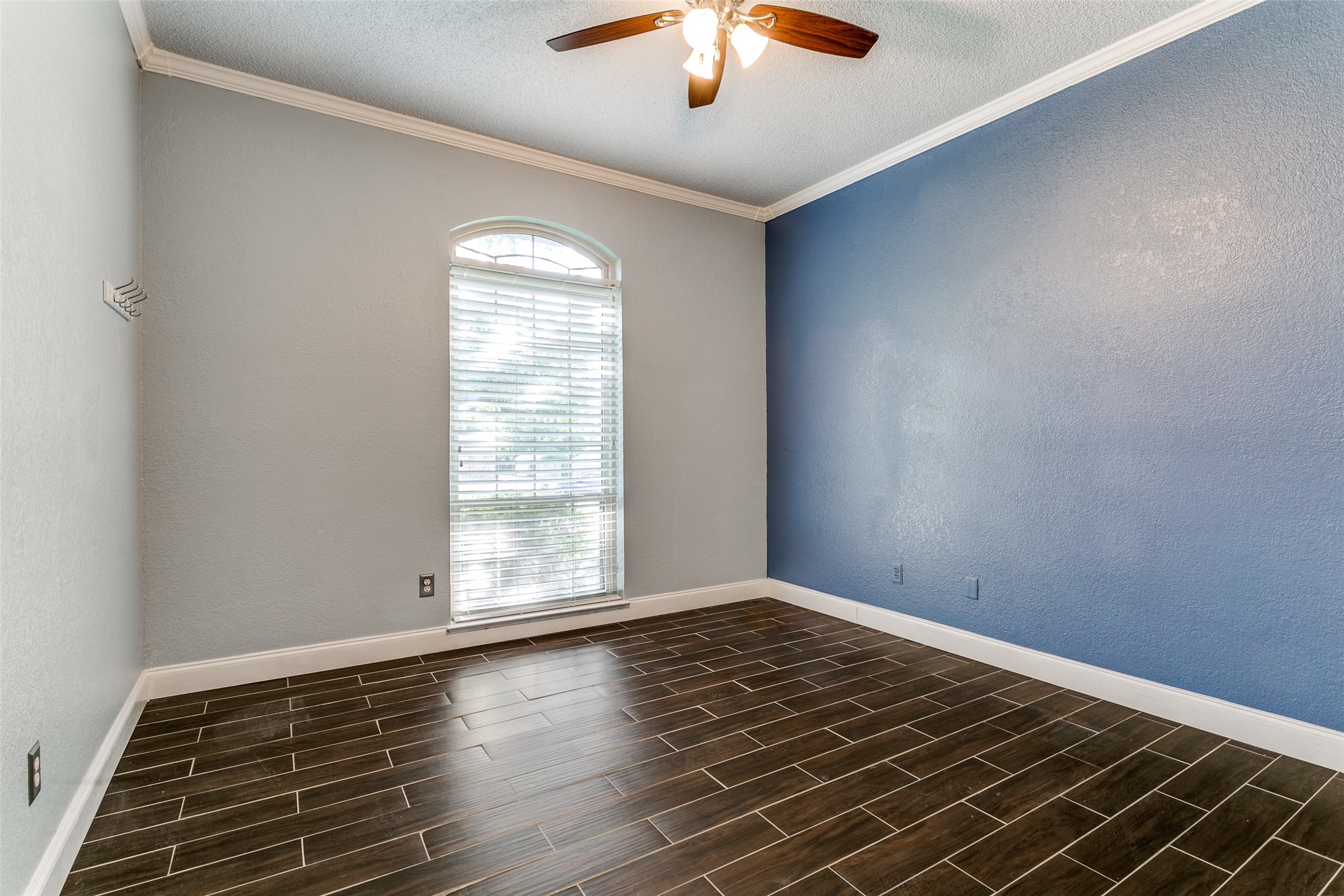 3713 Brentwood Court