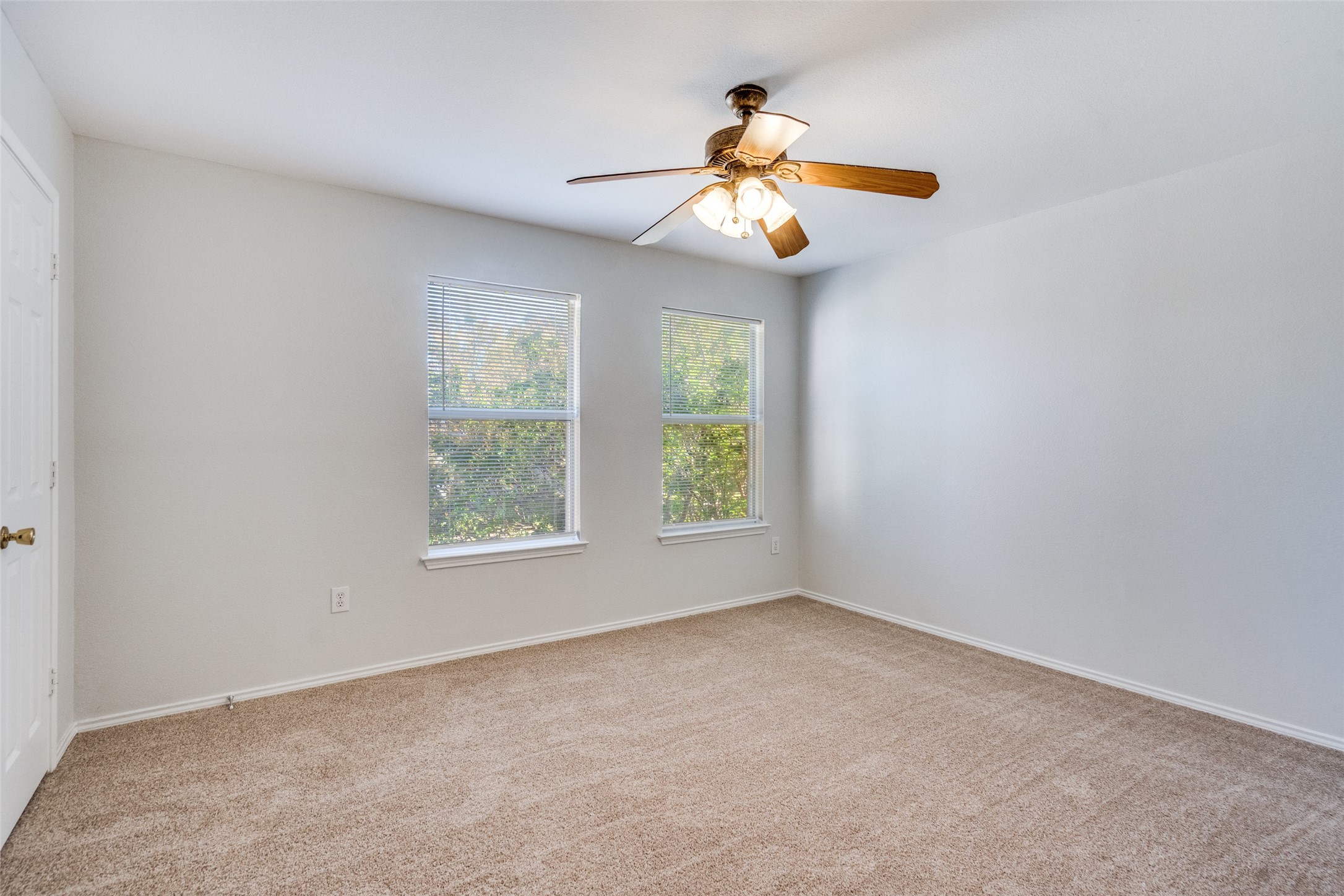 2933 High Pointe Boulevard