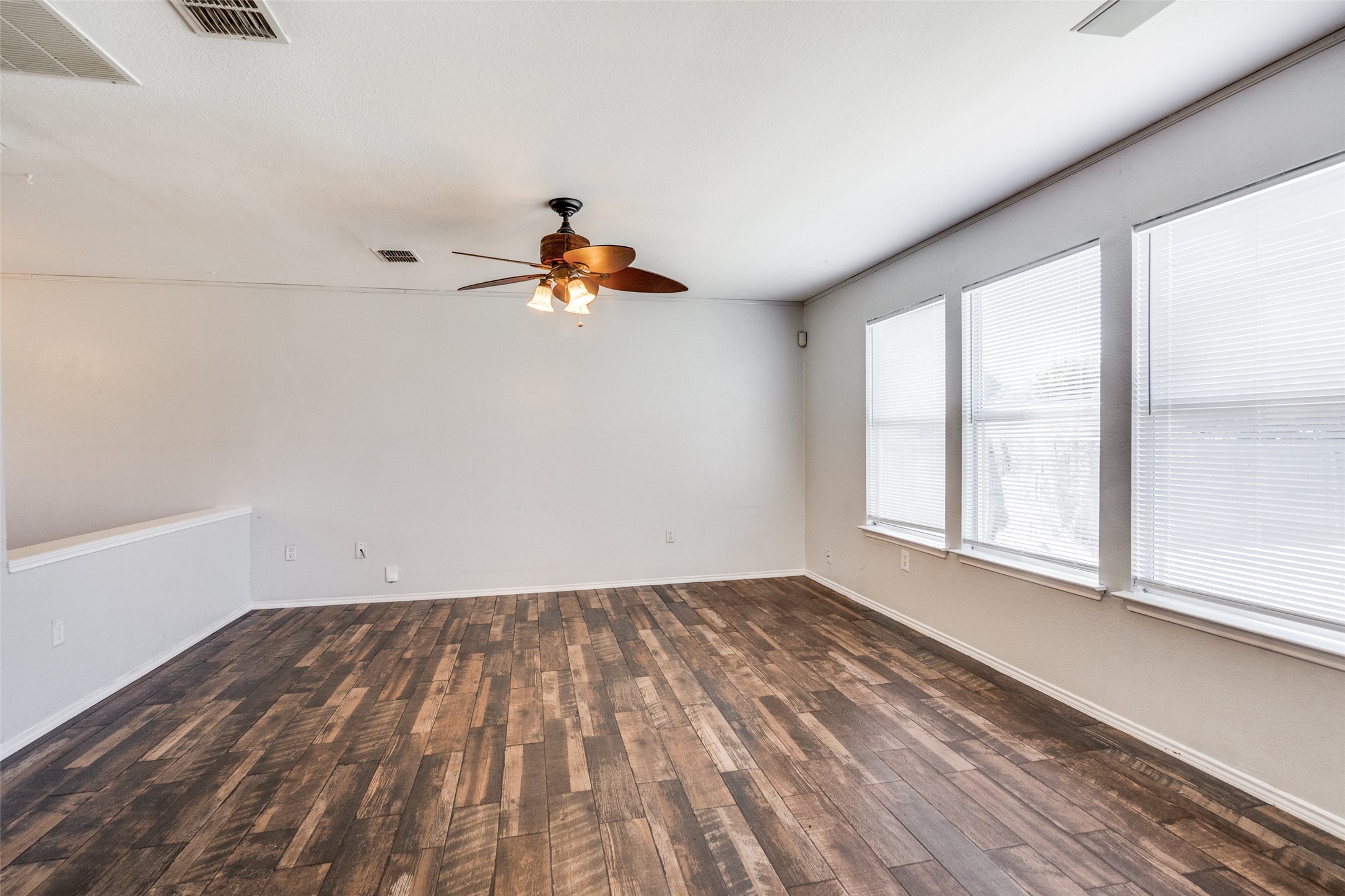 2933 High Pointe Boulevard