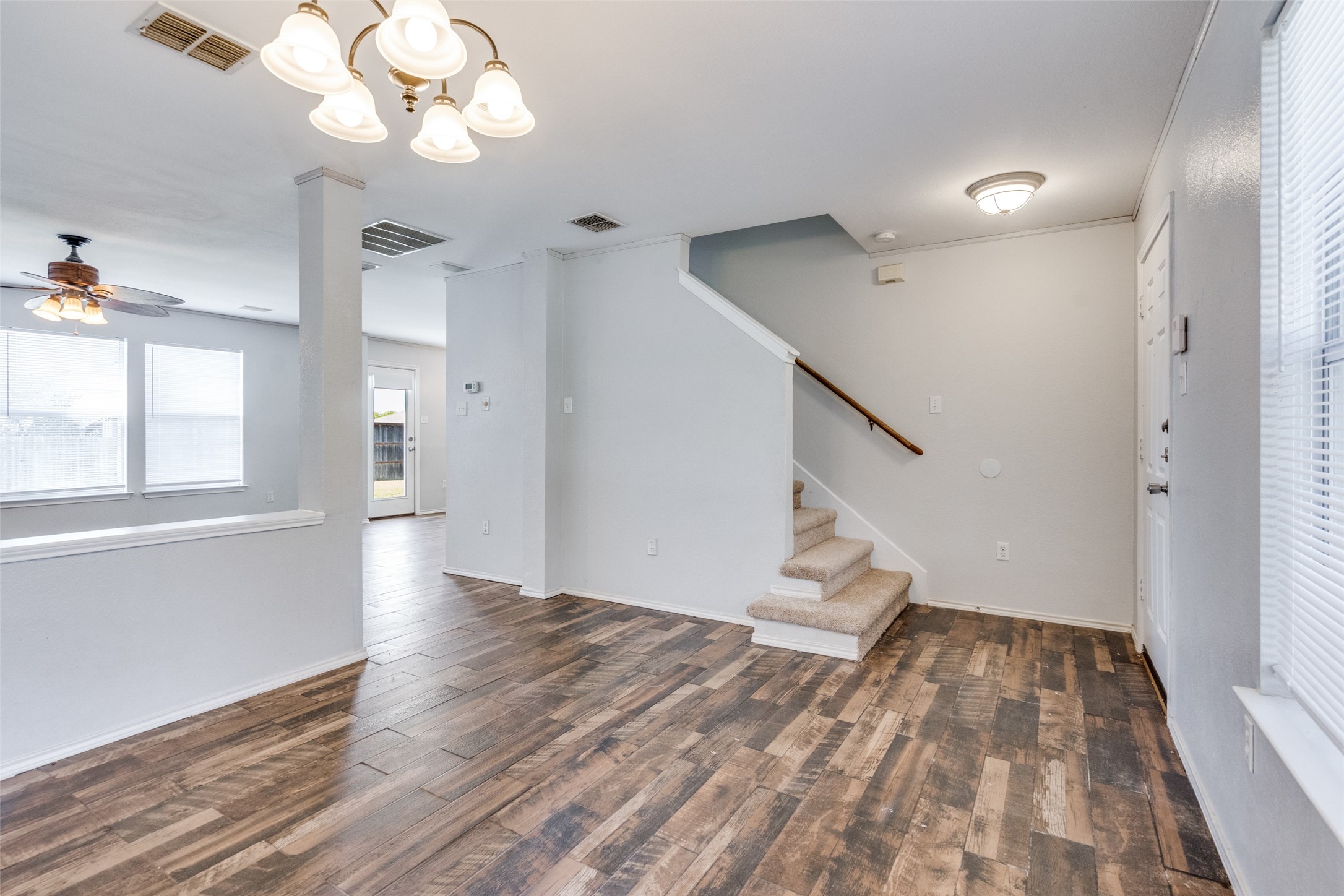 2933 High Pointe Boulevard