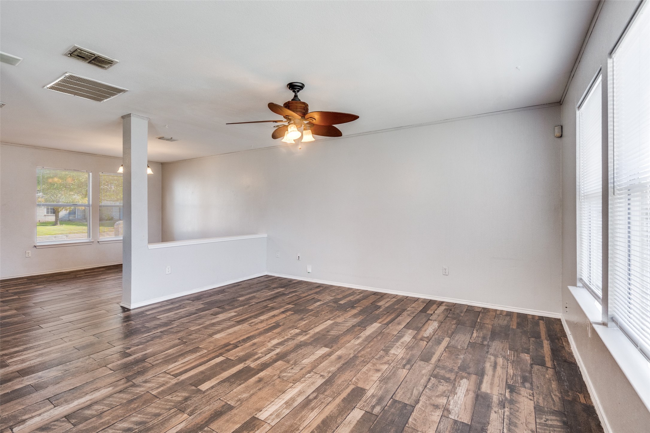 2933 High Pointe Boulevard