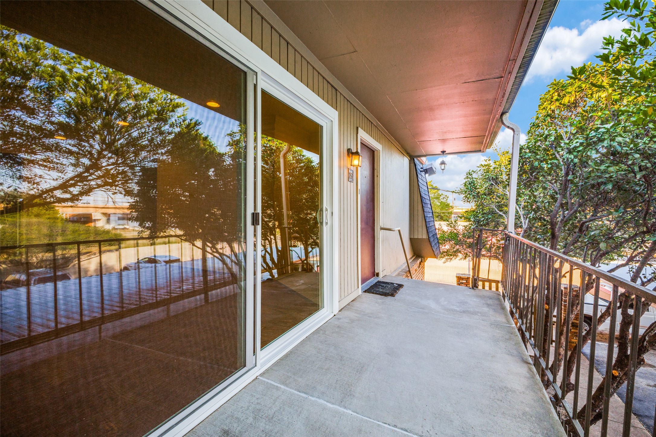 5325 Fleetwood Oaks Avenue 253