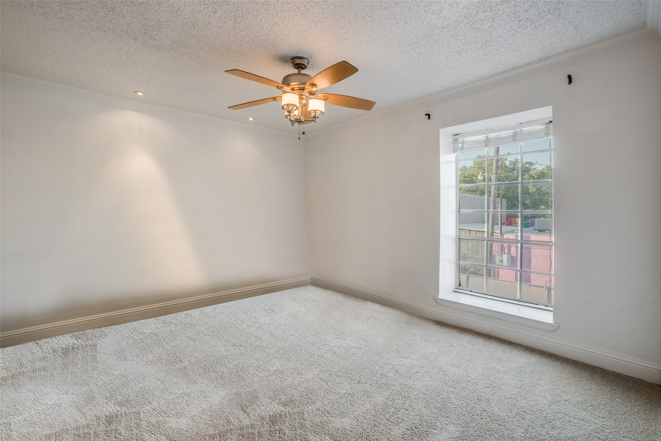 5325 Fleetwood Oaks Avenue 253