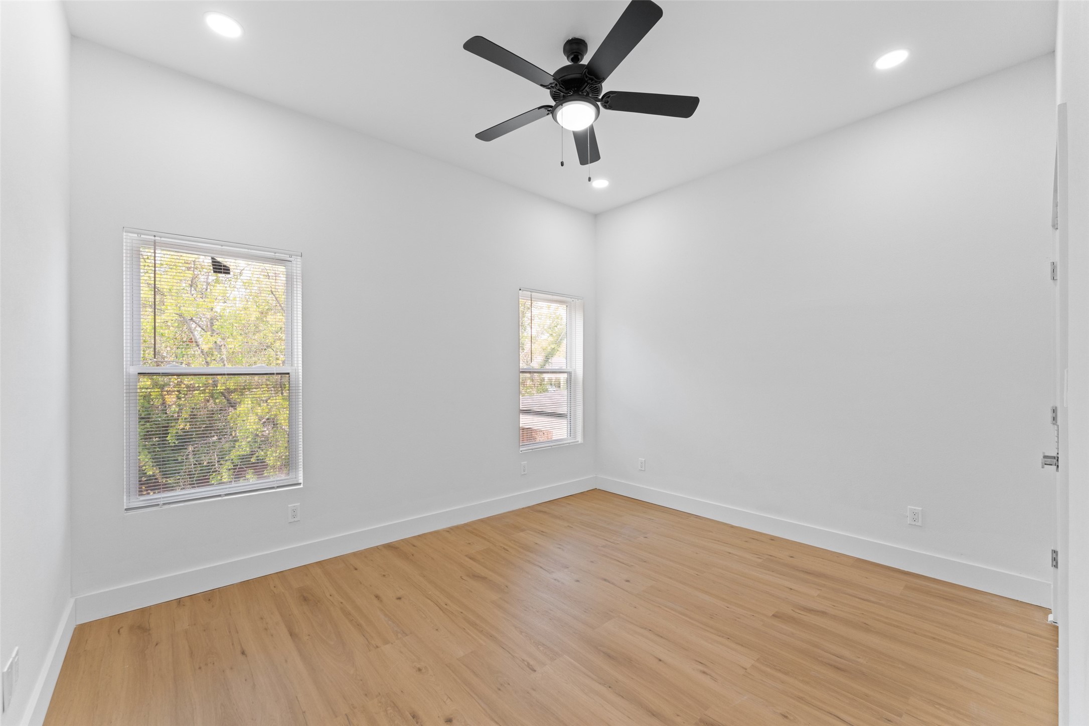 2513 Crossman Avenue