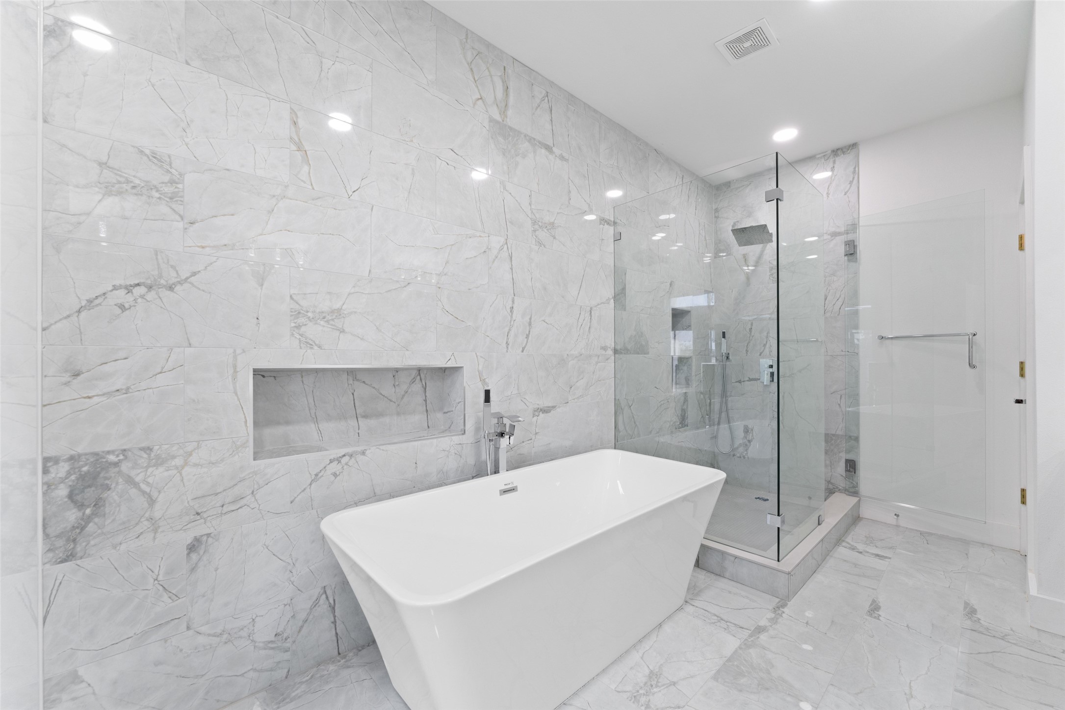 2513 Crossman Avenue