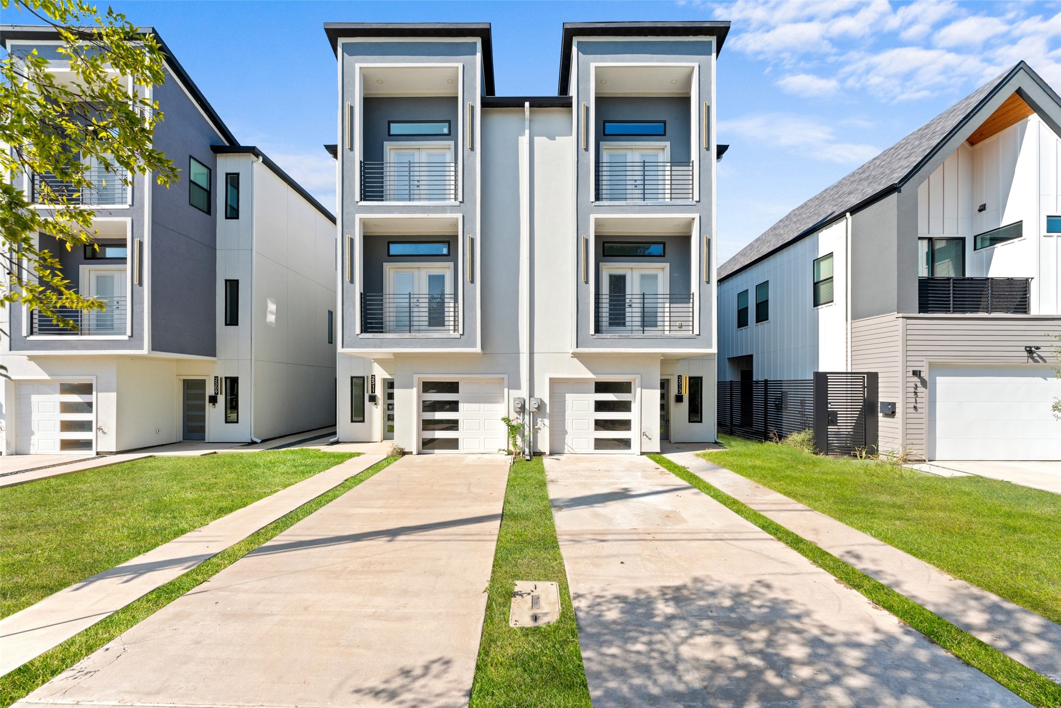 2513 Crossman Avenue