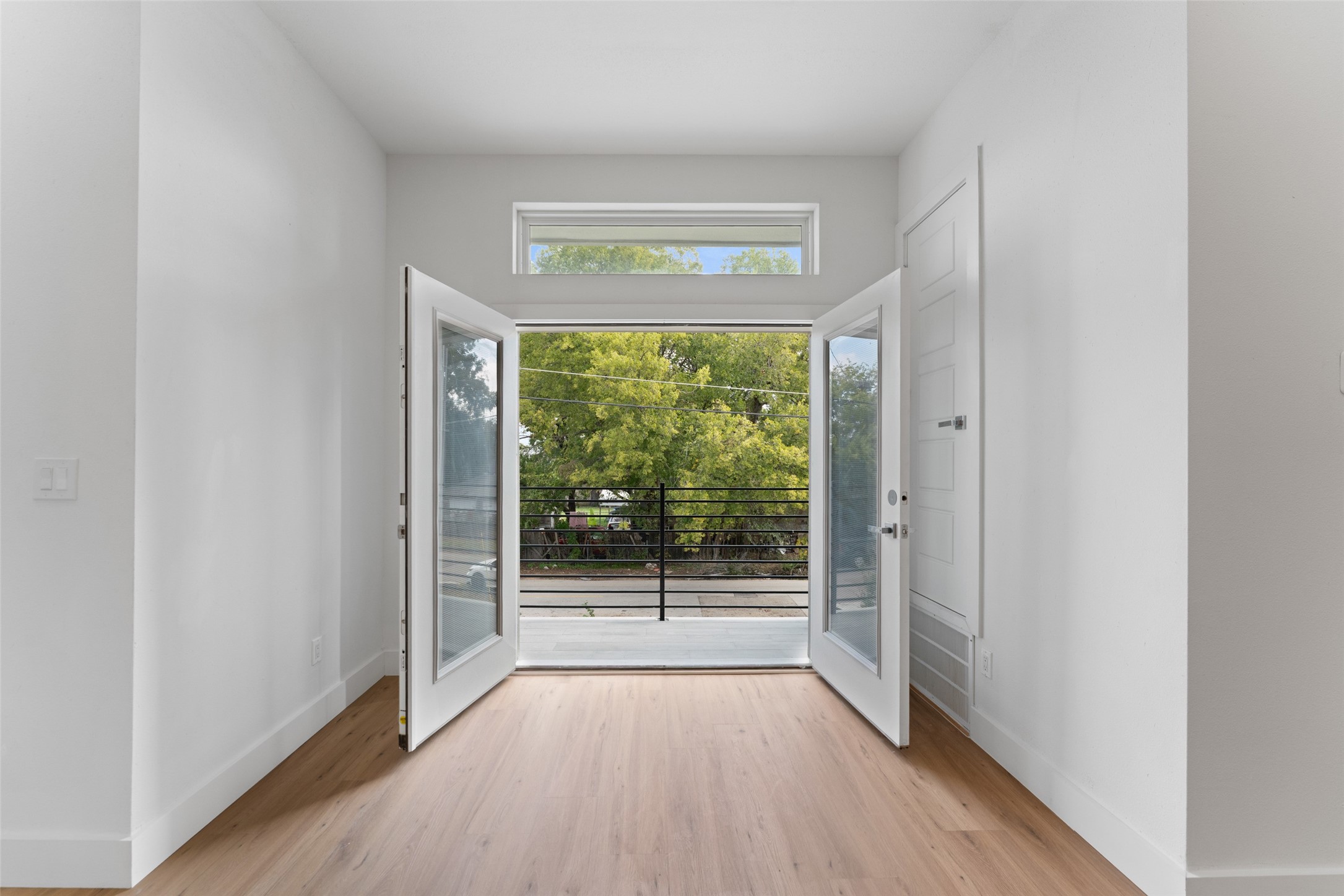 2513 Crossman Avenue