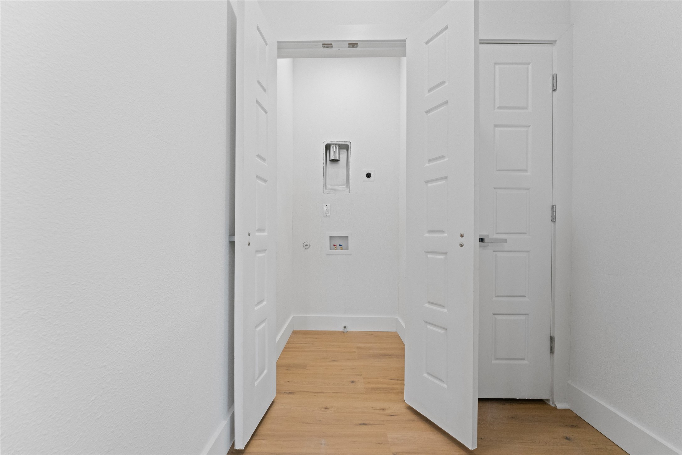 2513 Crossman Avenue