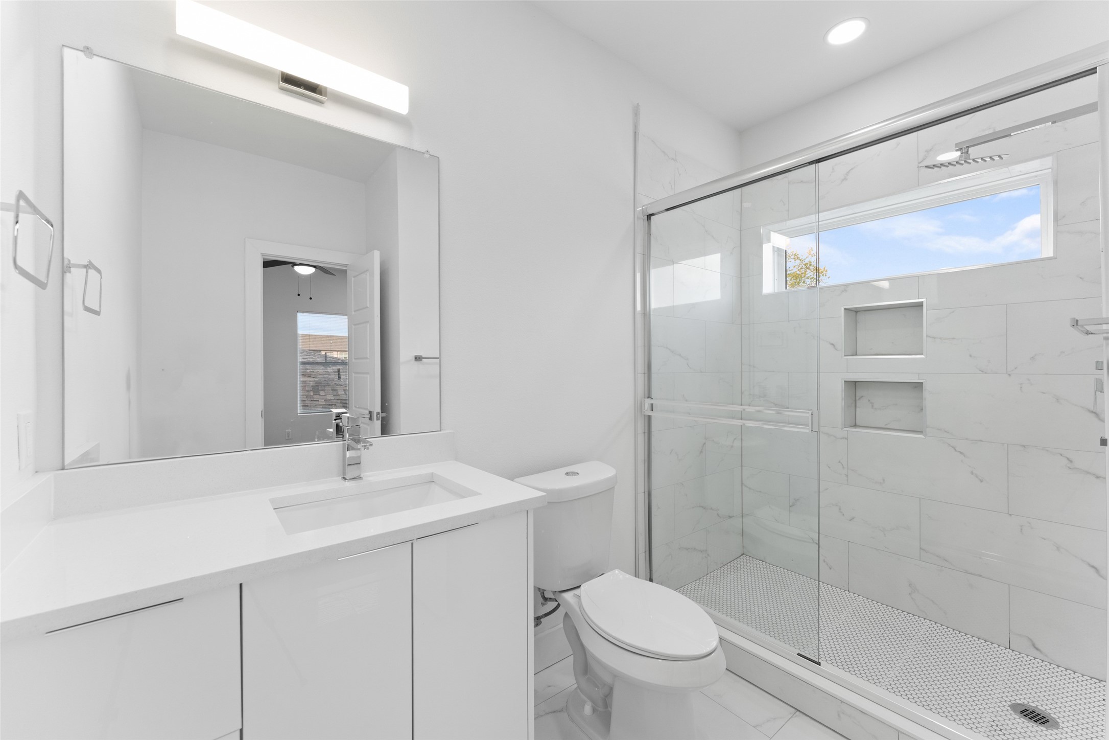 2513 Crossman Avenue