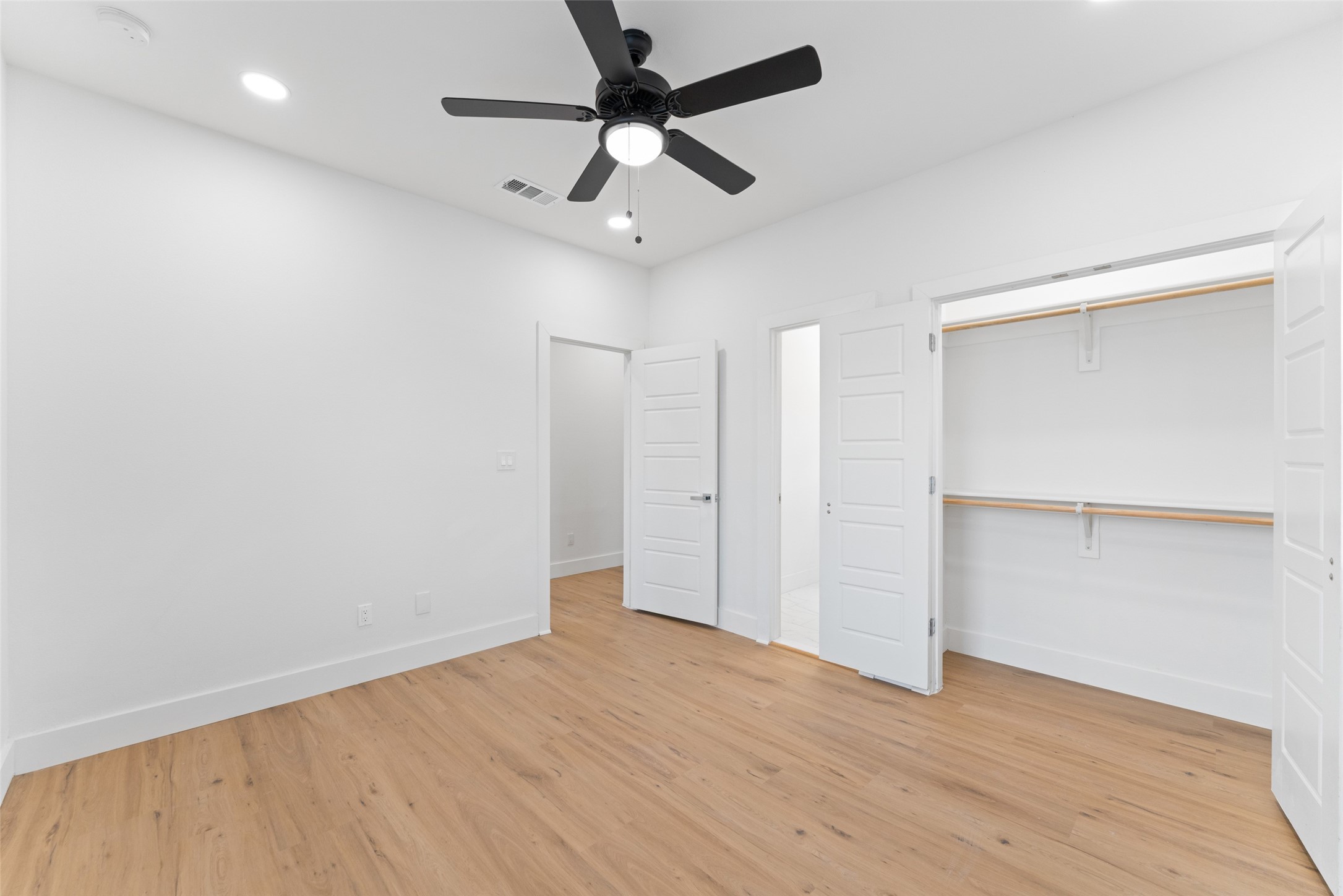 2513 Crossman Avenue