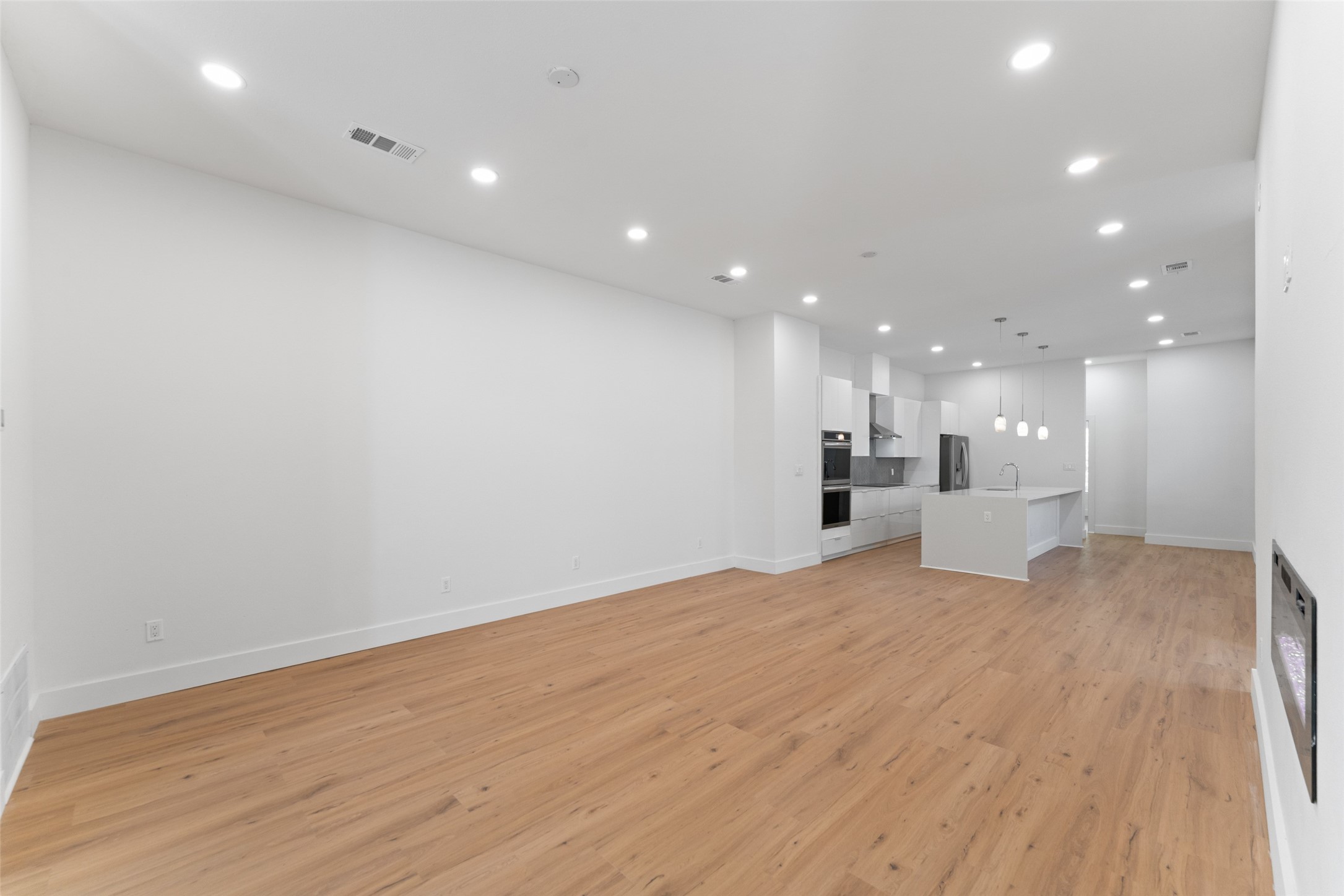 2511 Crossman Avenue