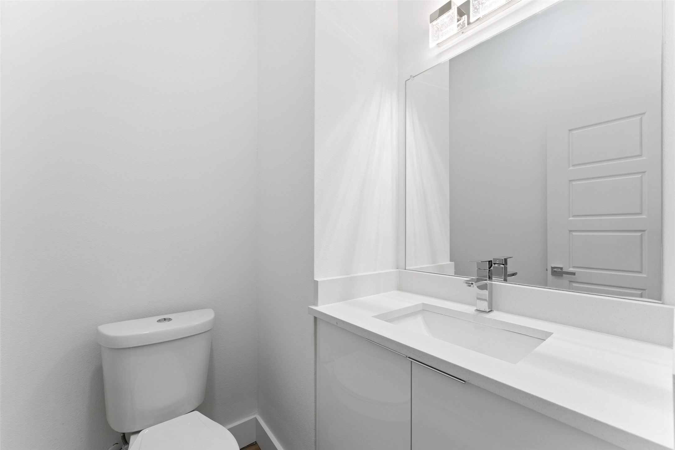 2511 Crossman Avenue