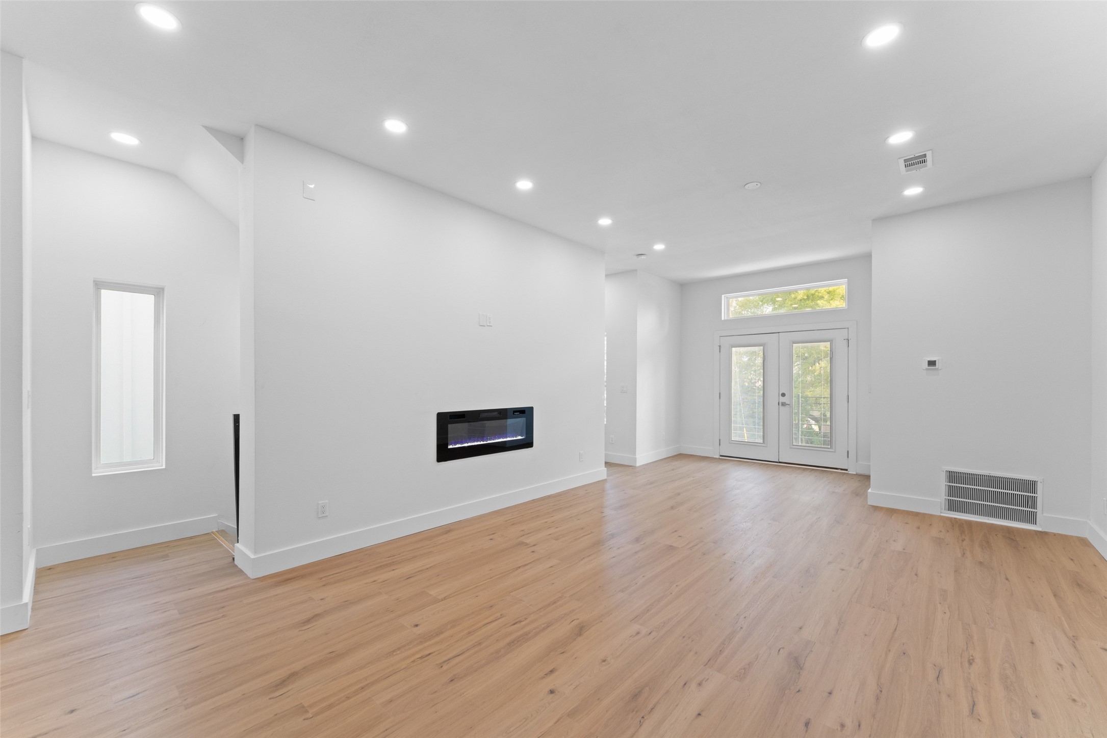 2511 Crossman Avenue