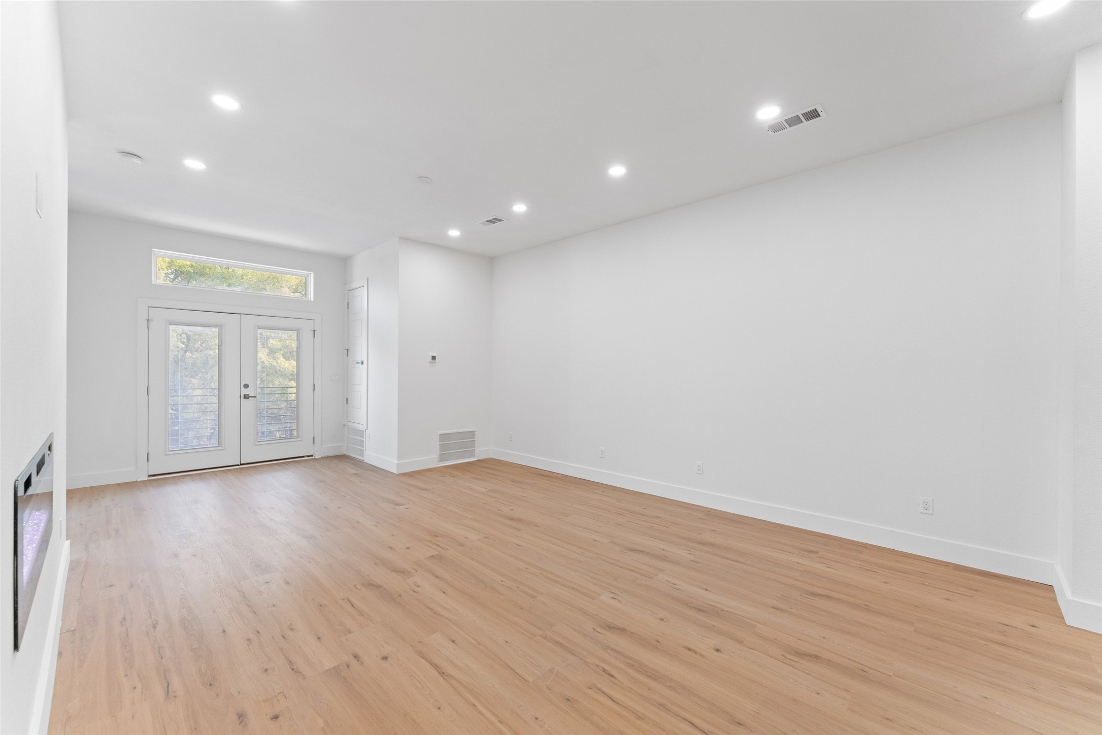 2511 Crossman Avenue