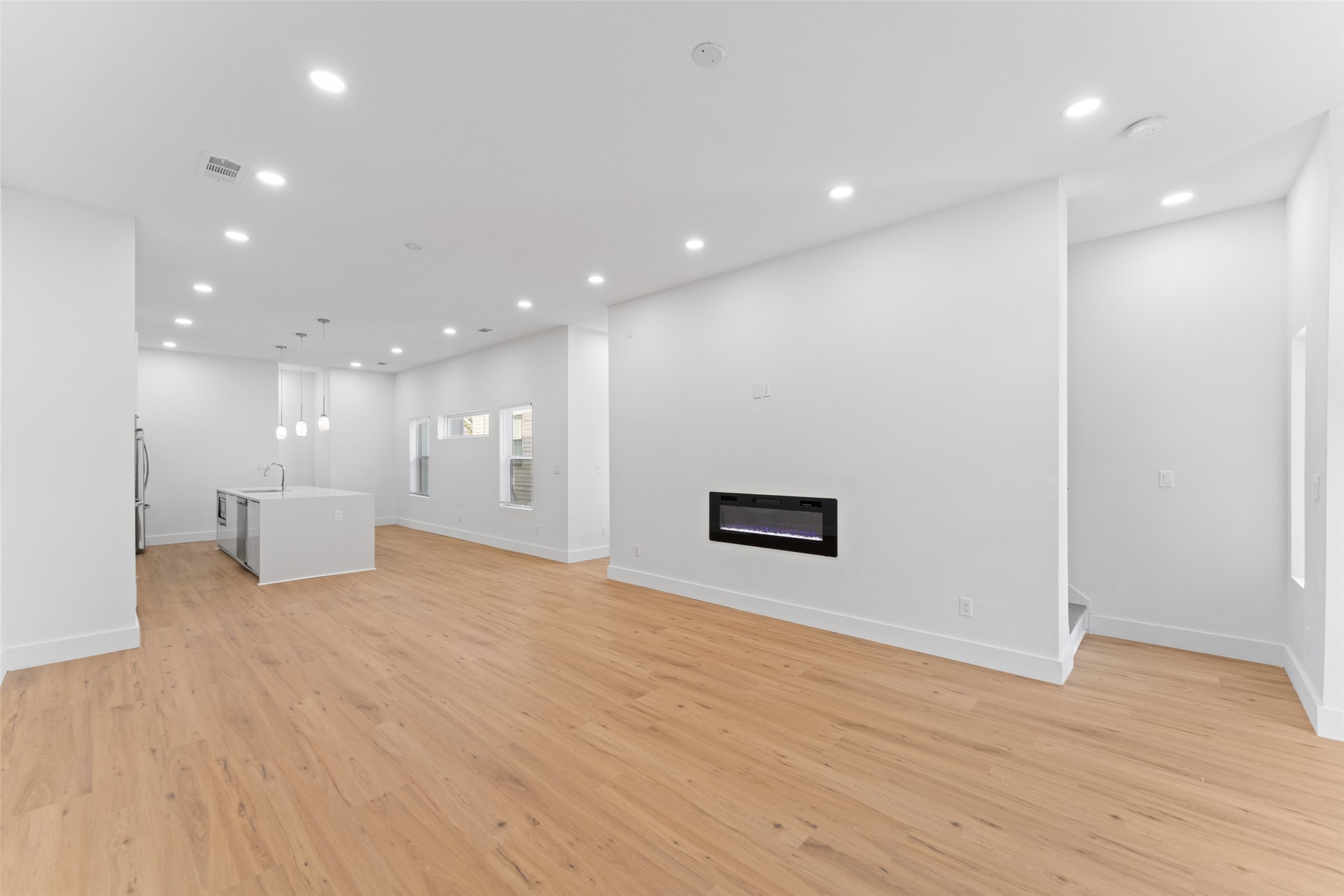 2511 Crossman Avenue