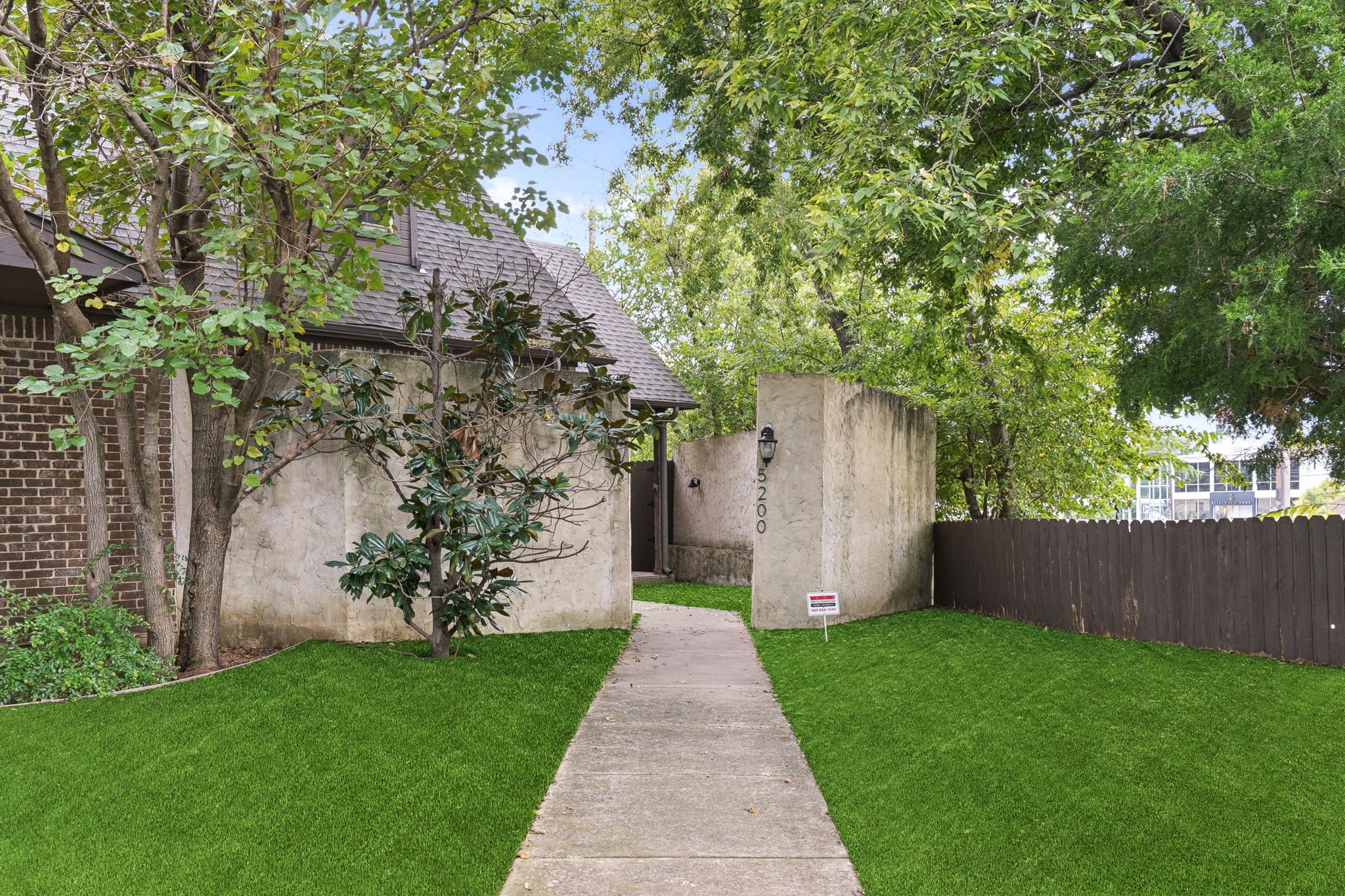 5200 Longview Street