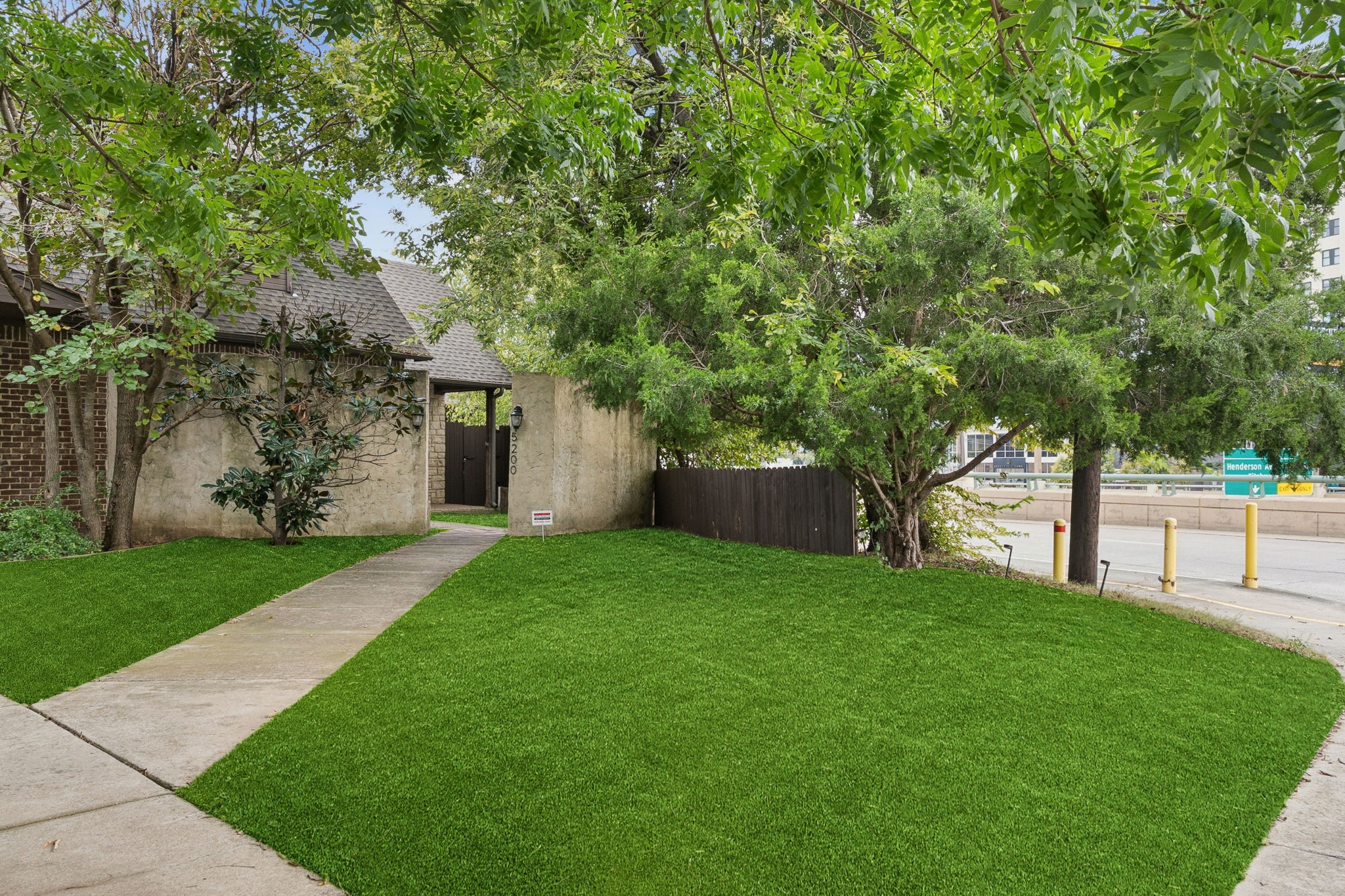 5200 Longview Street