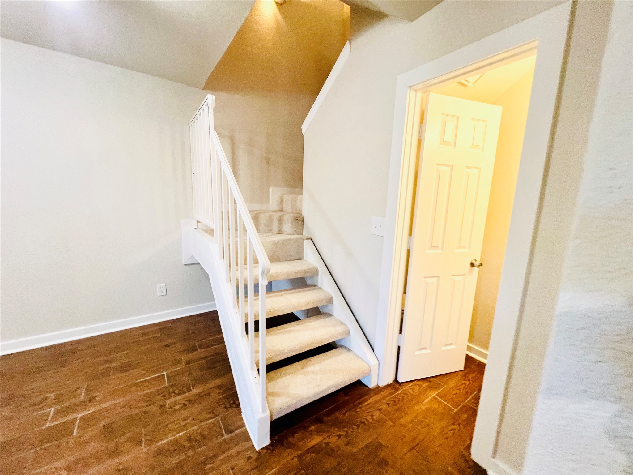 5757 E University Boulevard 27H