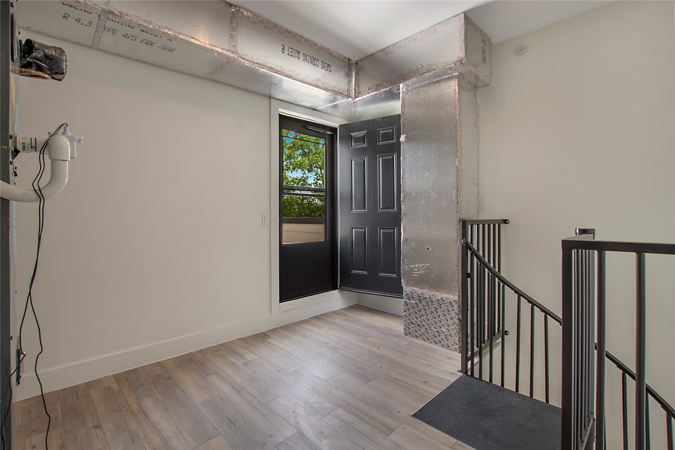 4205 Roseland Avenue 205