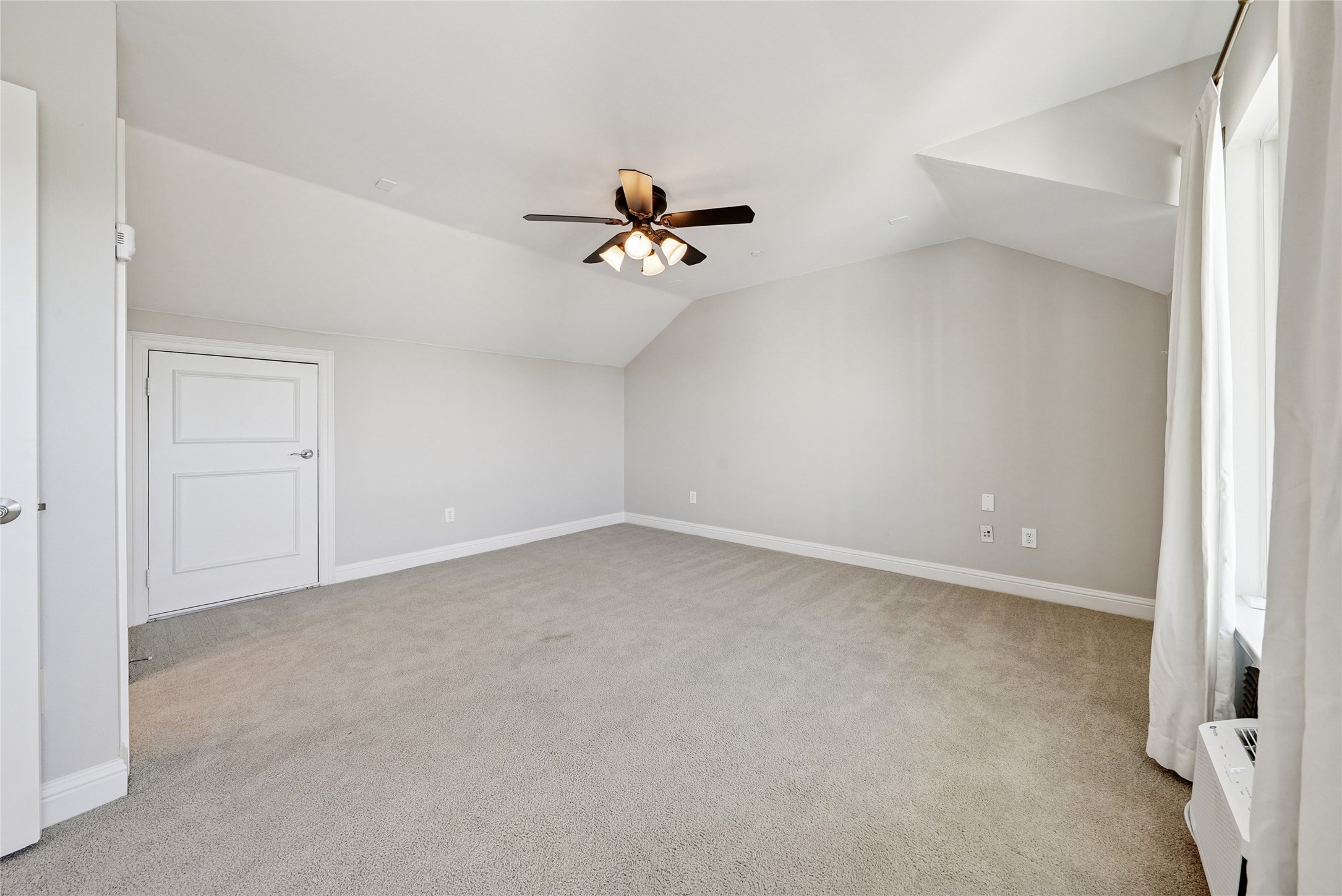 4502 Holland Avenue 205