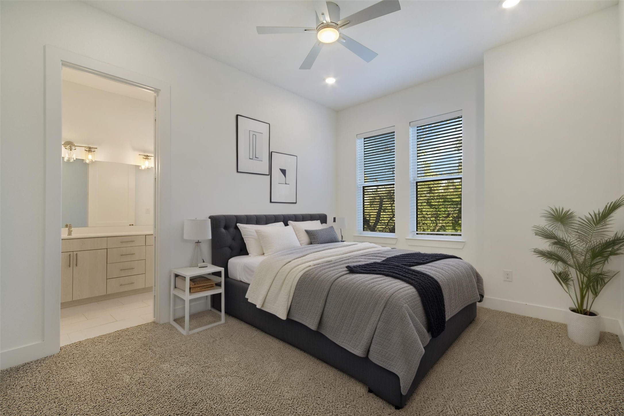 4205 Roseland Avenue 205