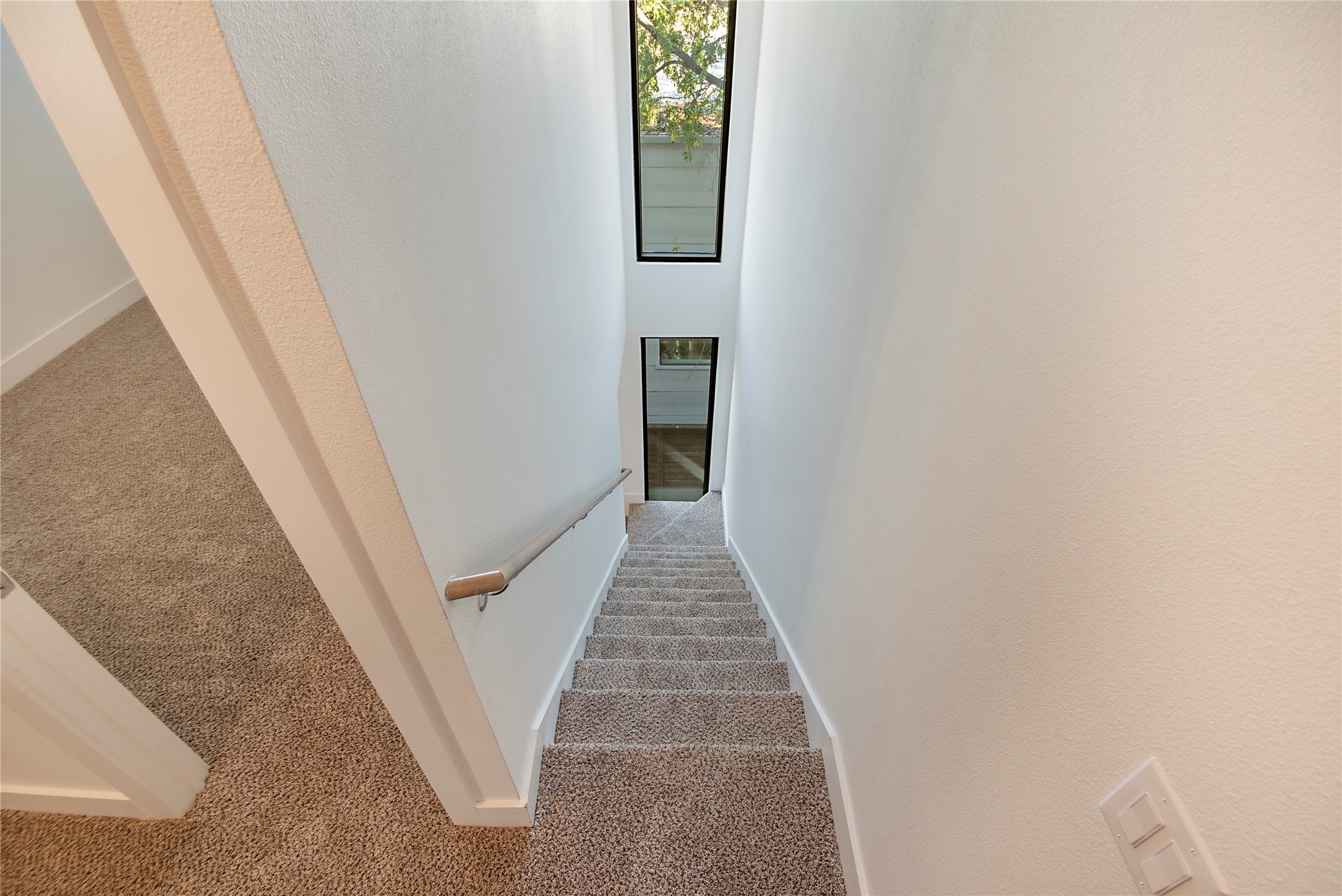 4205 Roseland Avenue 205