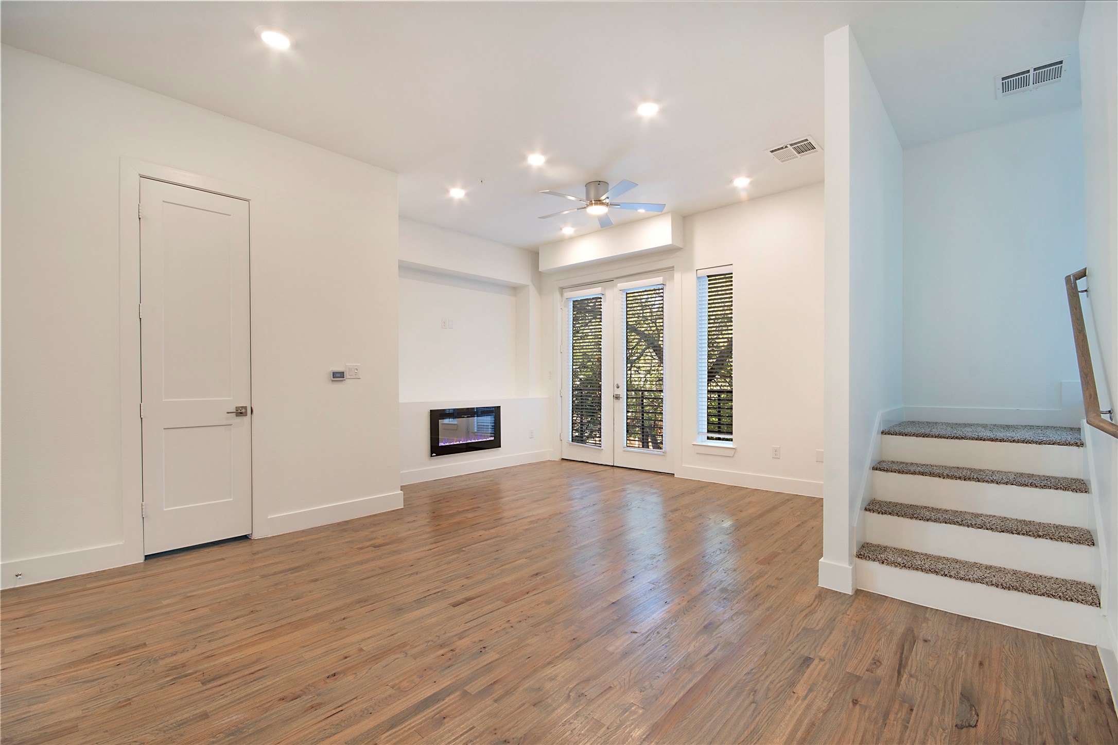 4205 Roseland Avenue 205