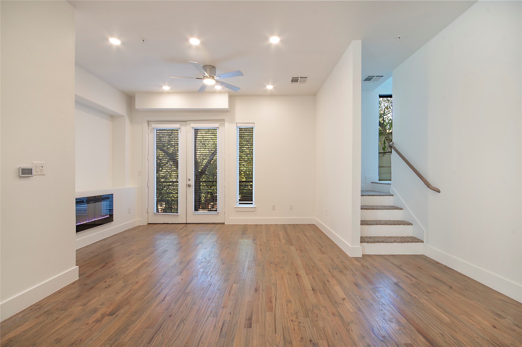 4205 Roseland Avenue 205