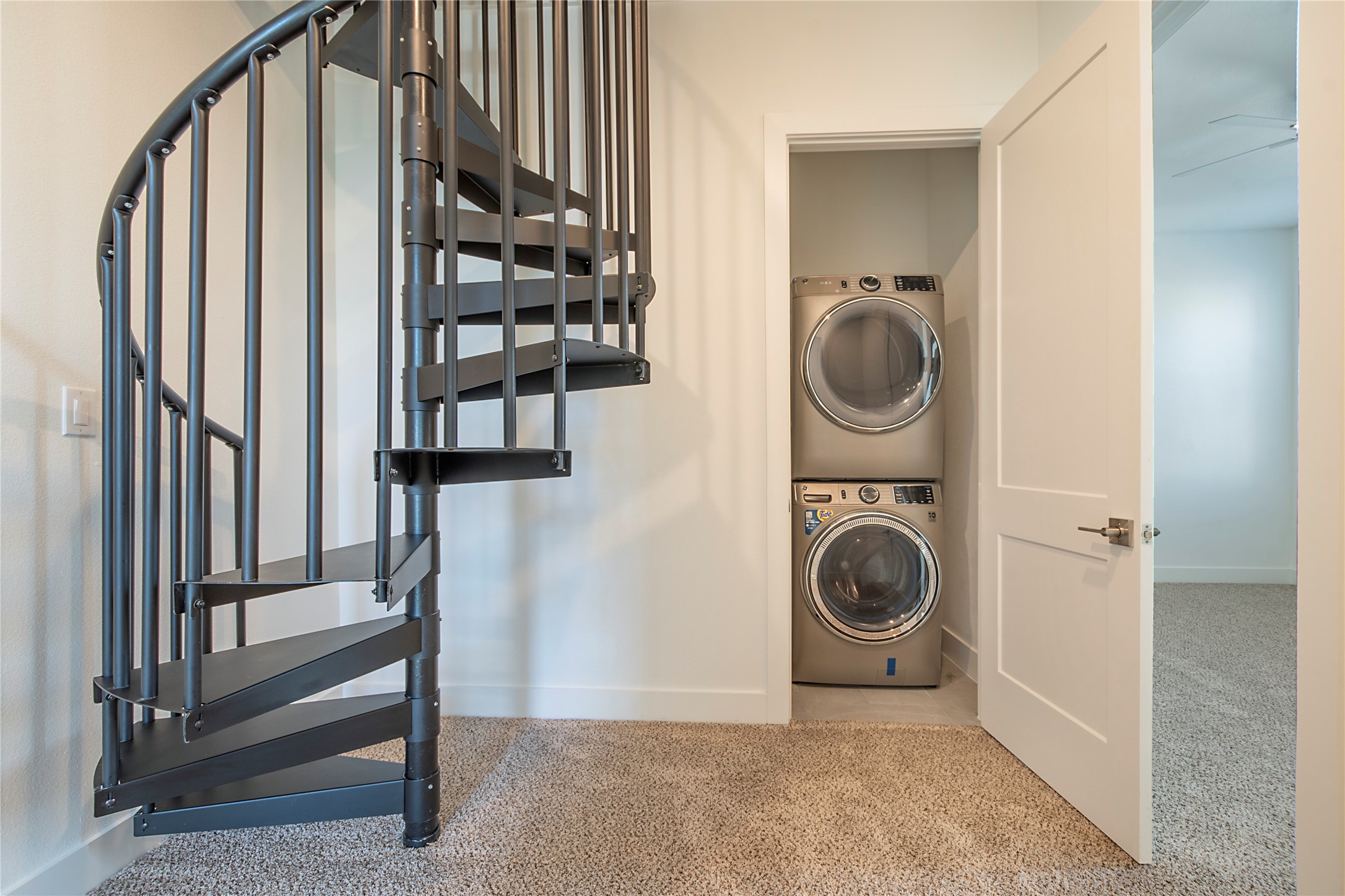 4205 Roseland Avenue 205