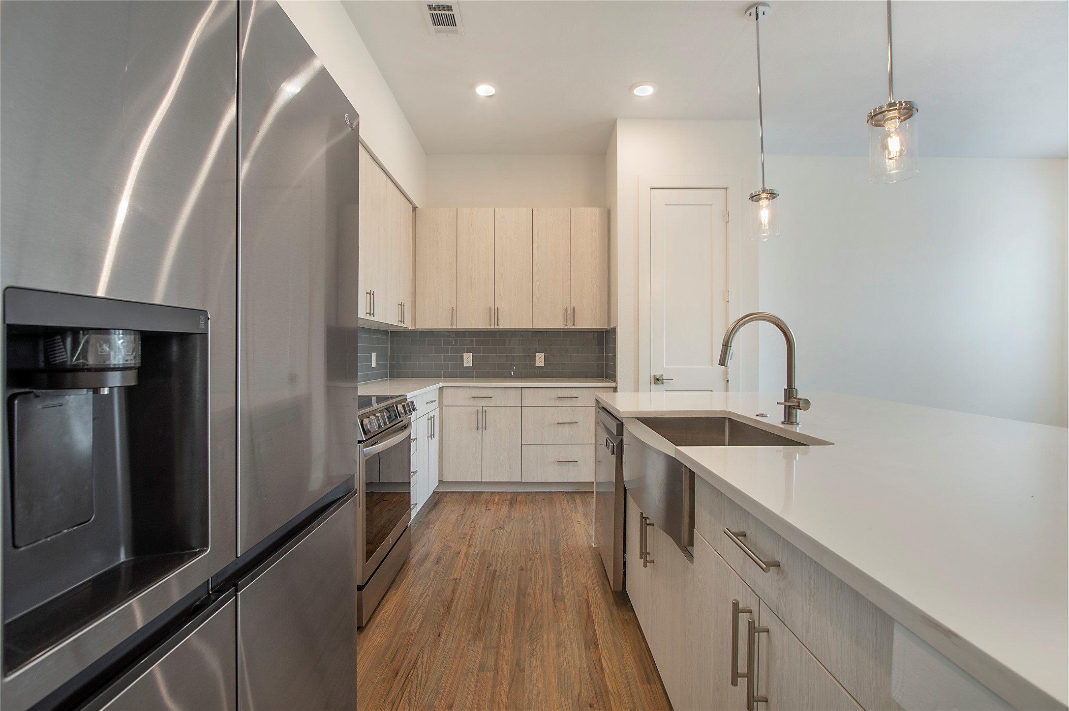 4205 Roseland Avenue 205