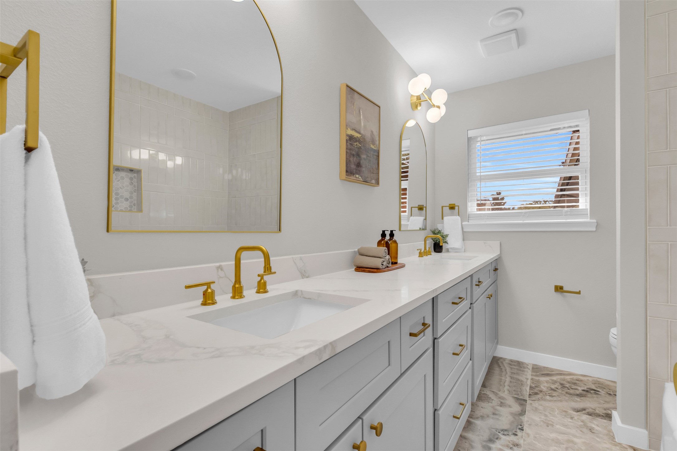 11107 Hillcrest Road