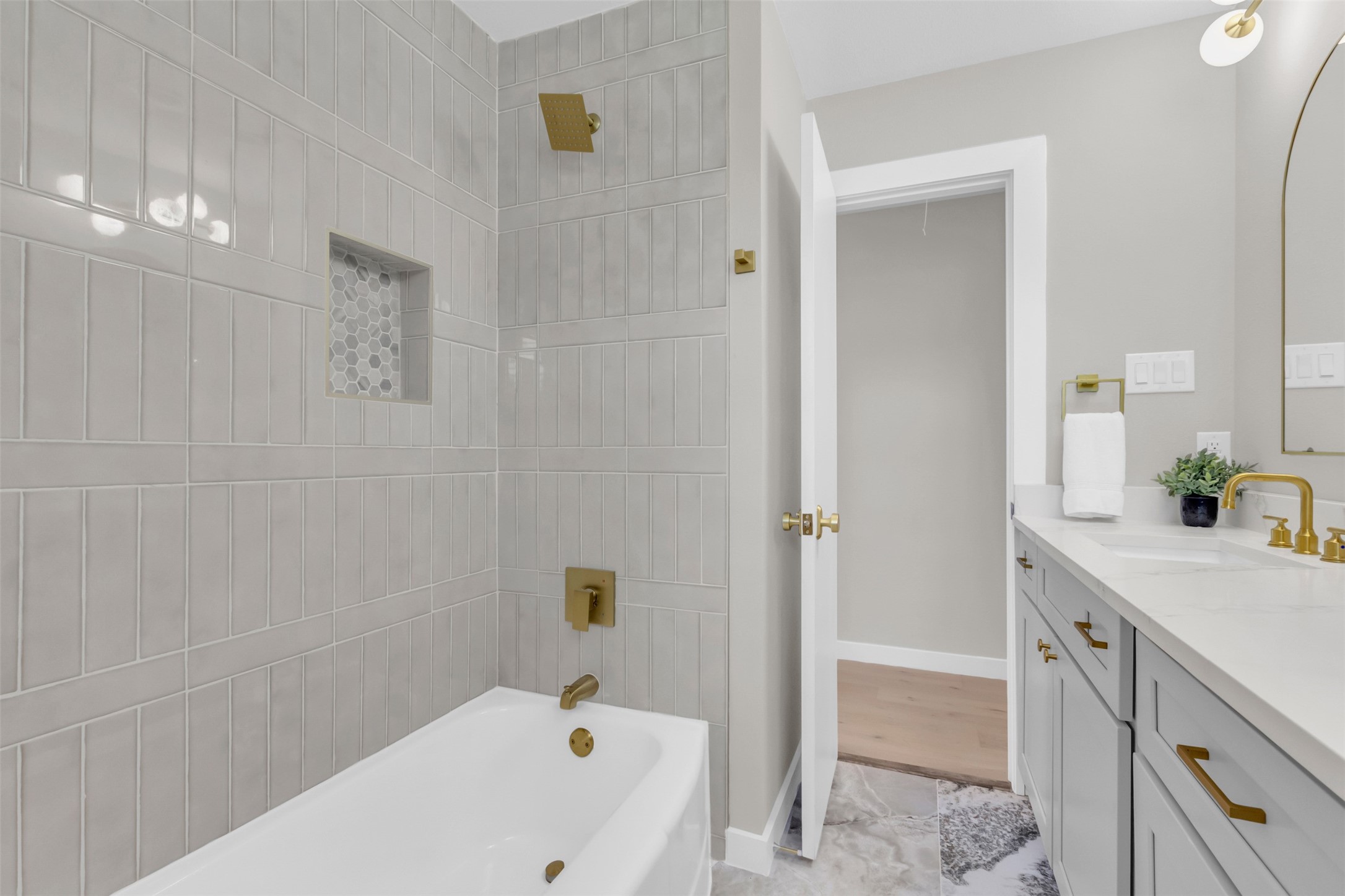 11107 Hillcrest Road