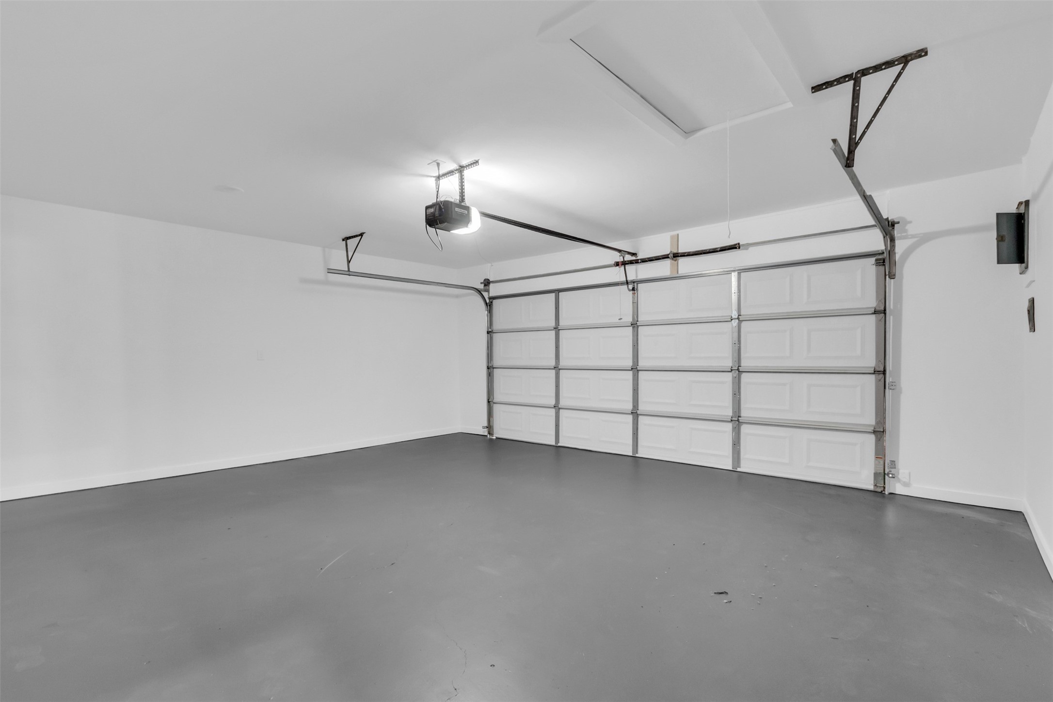 11107 Hillcrest Road