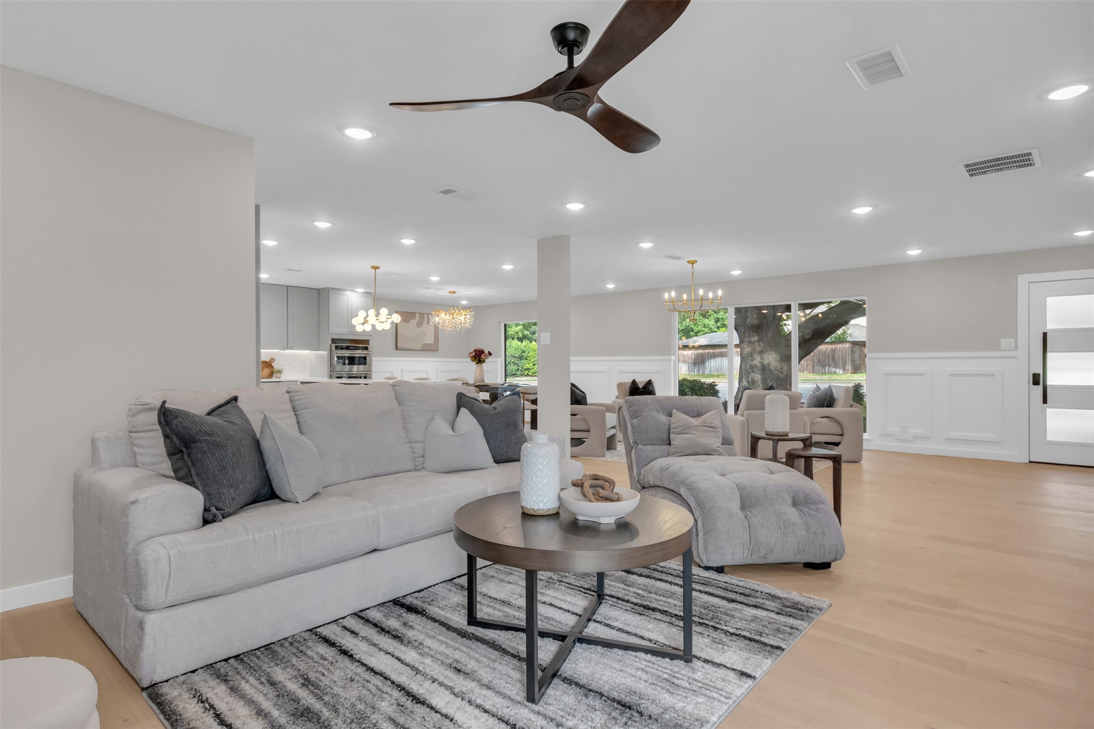 11107 Hillcrest Road