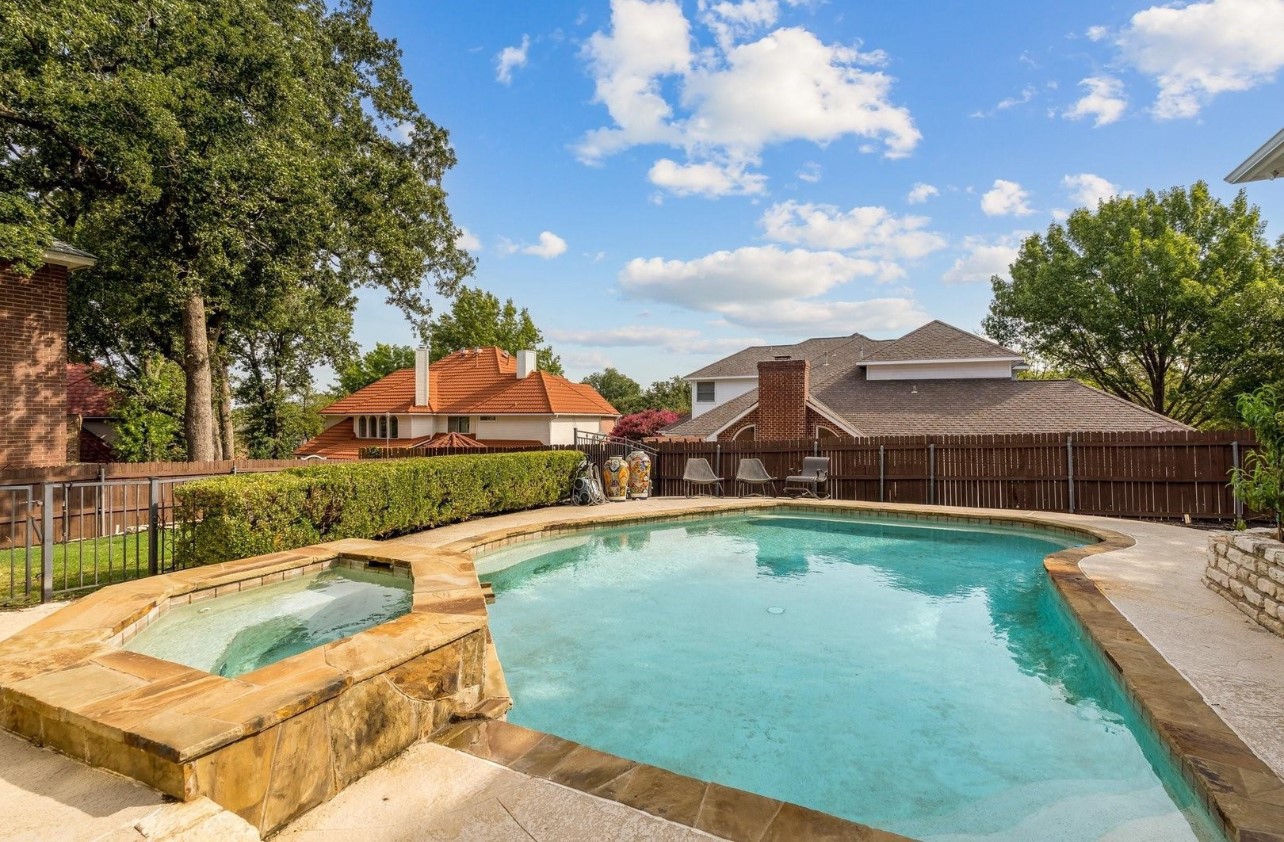 3001 Forestwood Drive