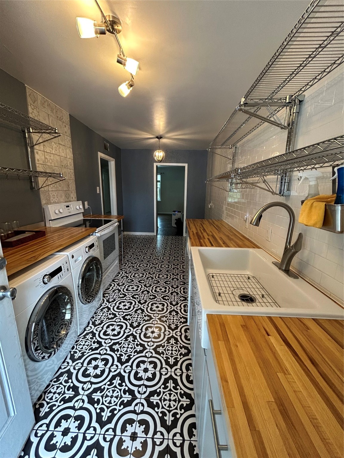 5030 N Hall Street C