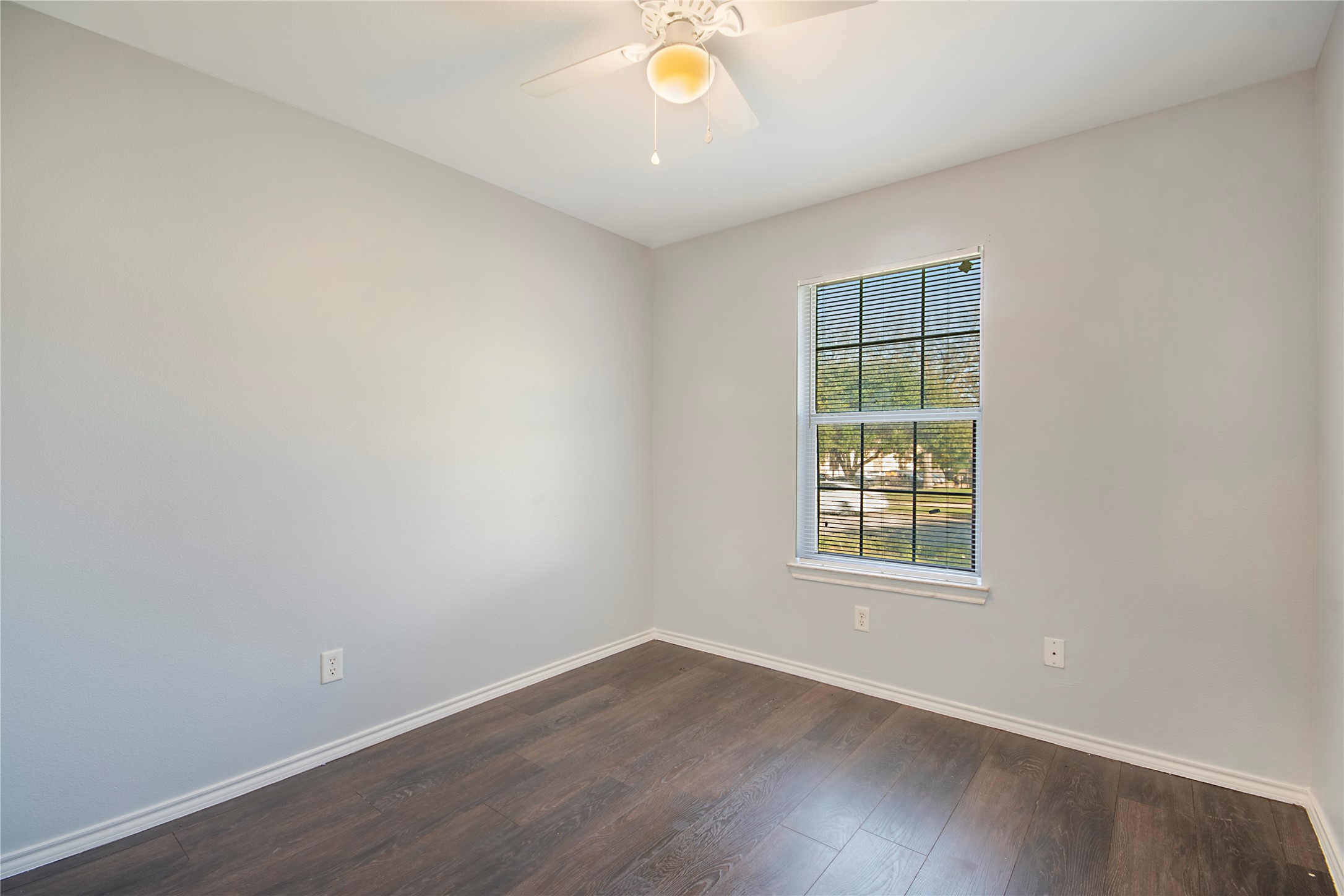 1437 N Bluegrove Road