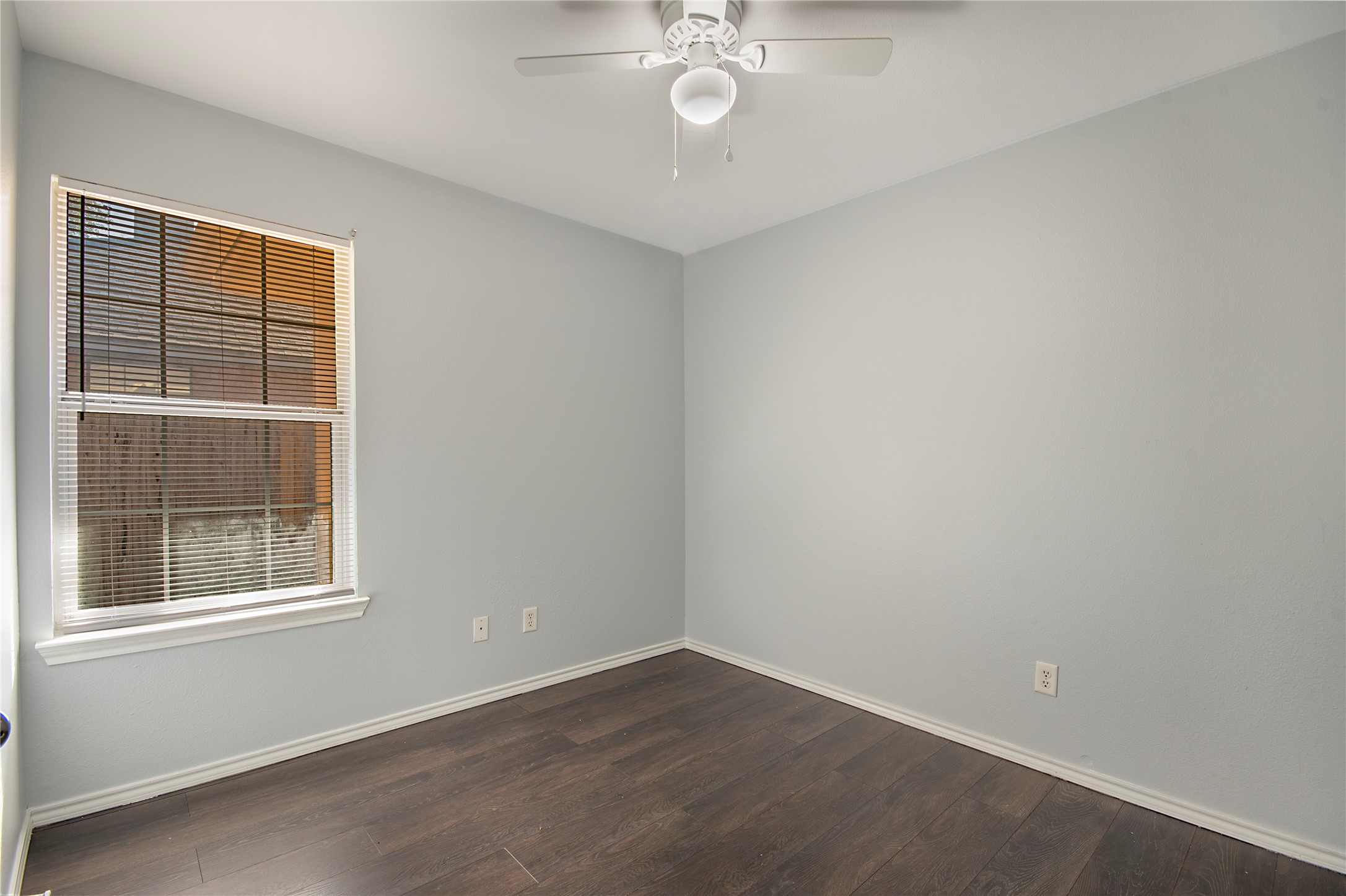 1437 N Bluegrove Road