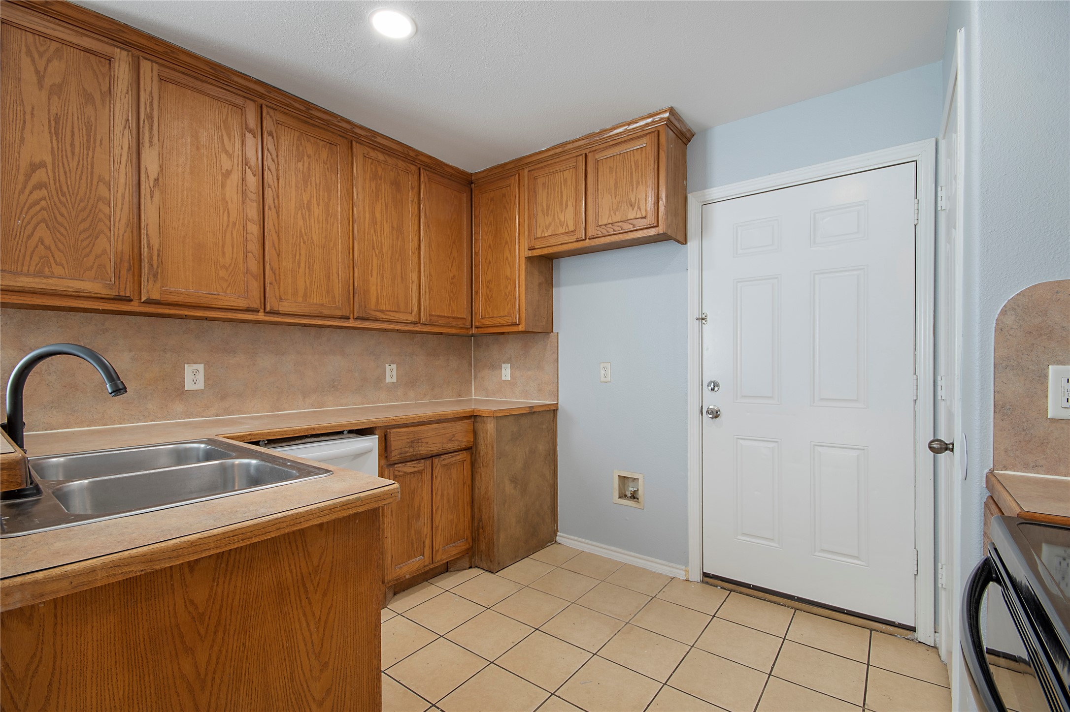 1437 N Bluegrove Road