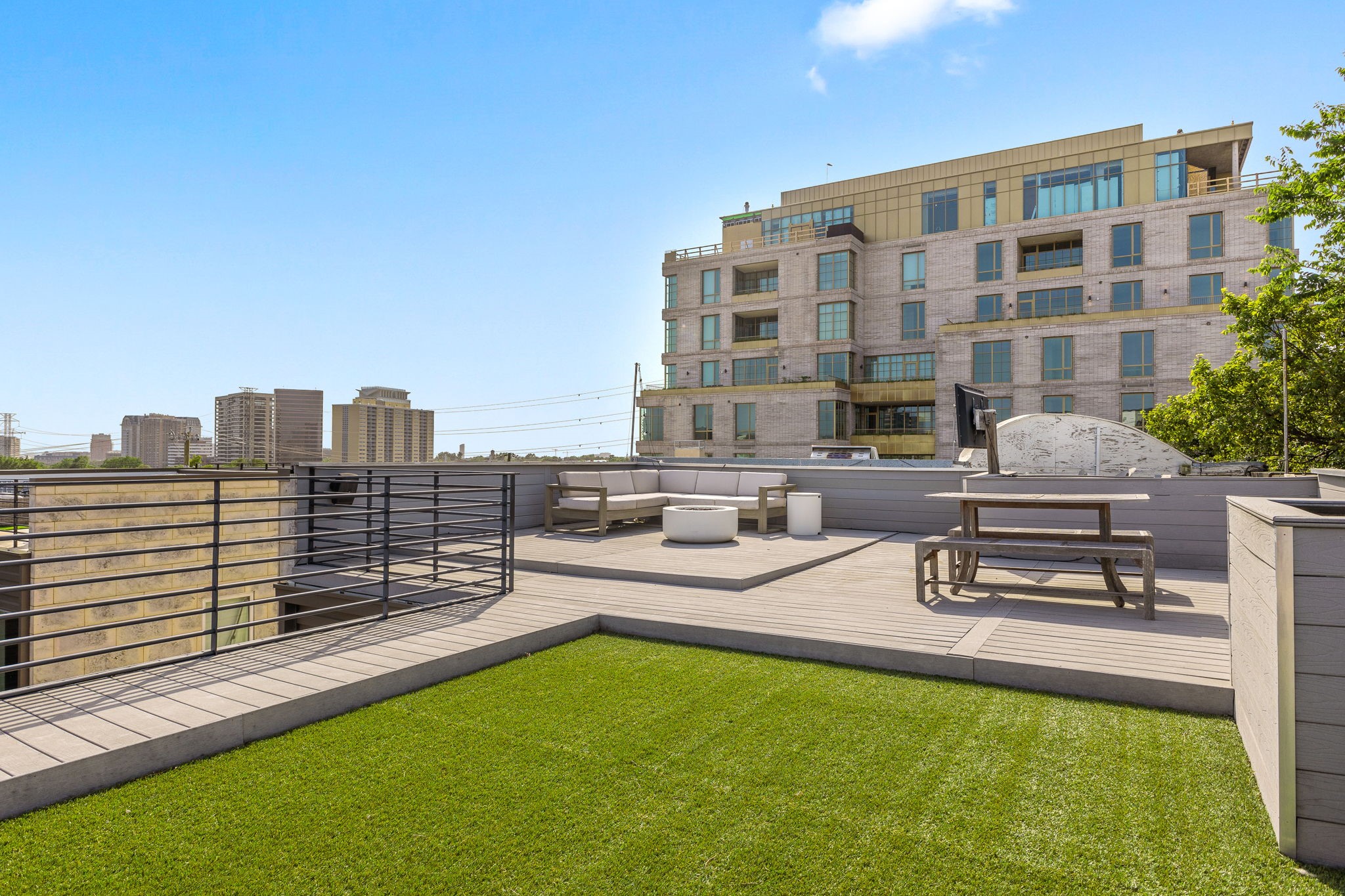 4206 Buena Vista Street C