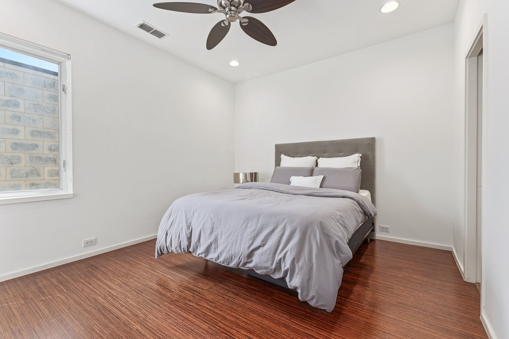 4206 Buena Vista Street C