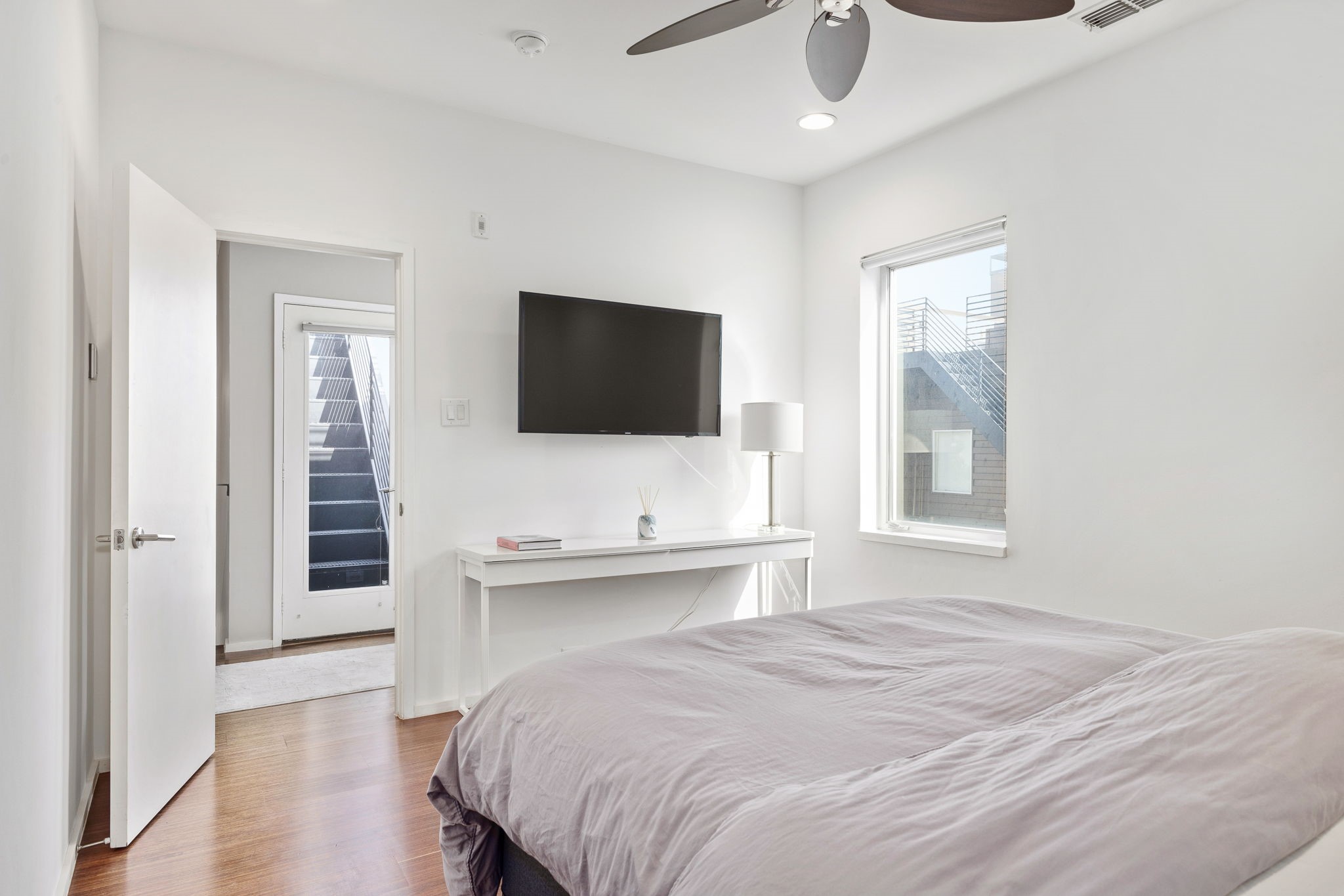 4206 Buena Vista Street C