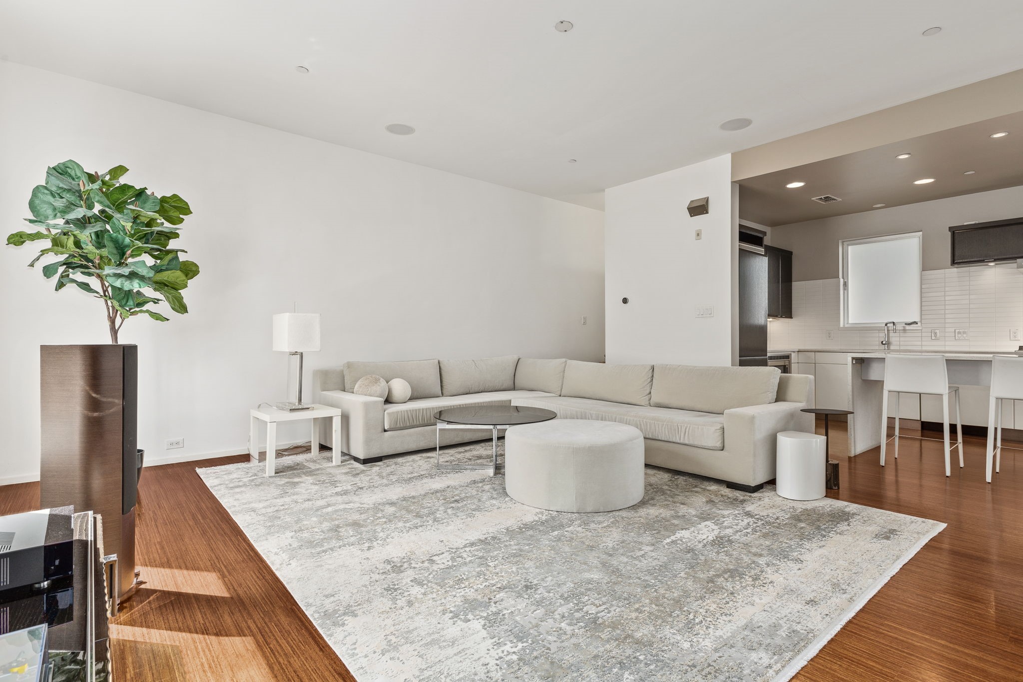 4206 Buena Vista Street C