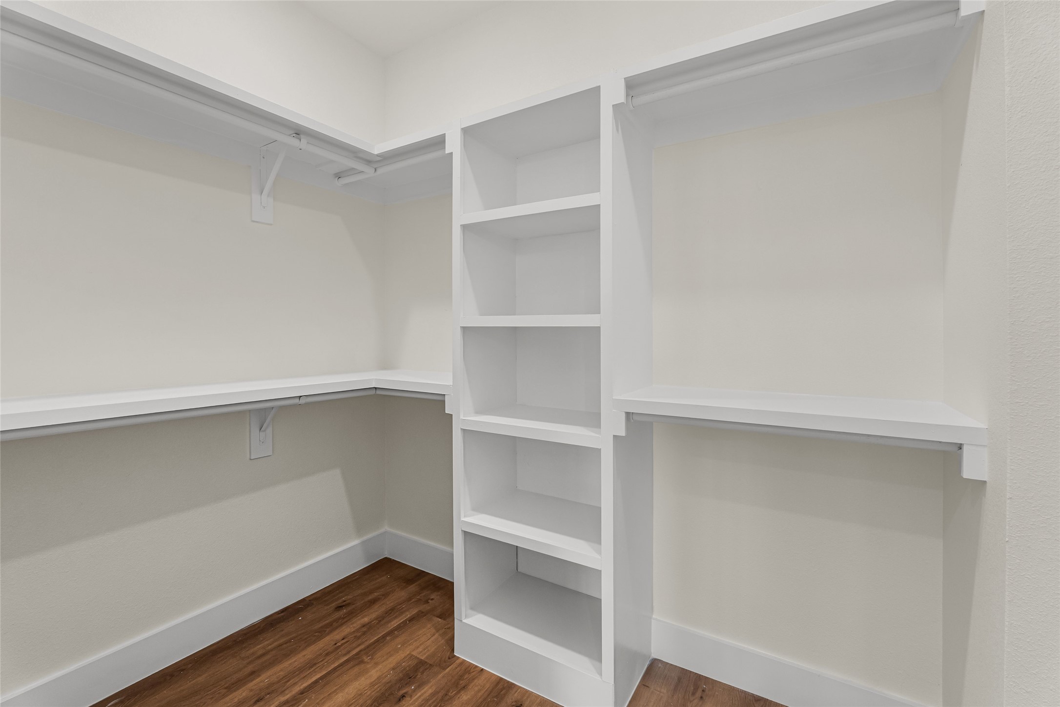 402 S Henderson Avenue