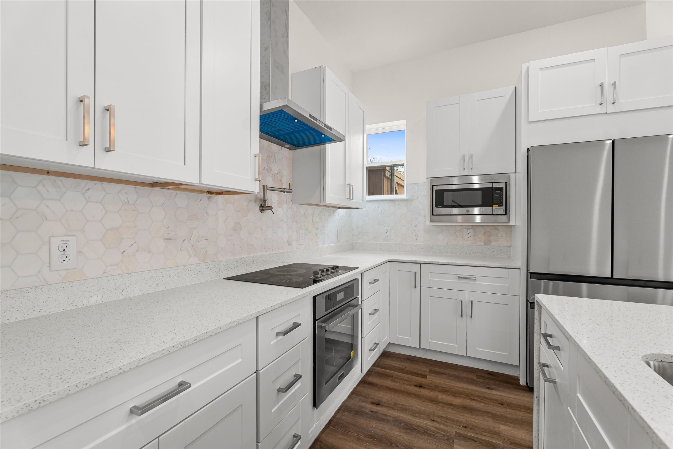 402 S Henderson Avenue