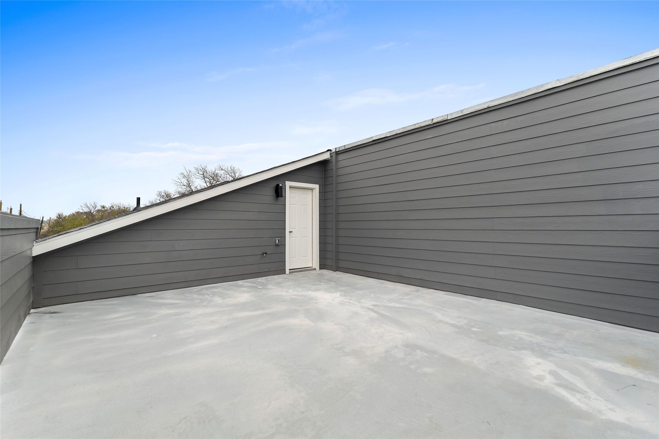 402 S Henderson Avenue