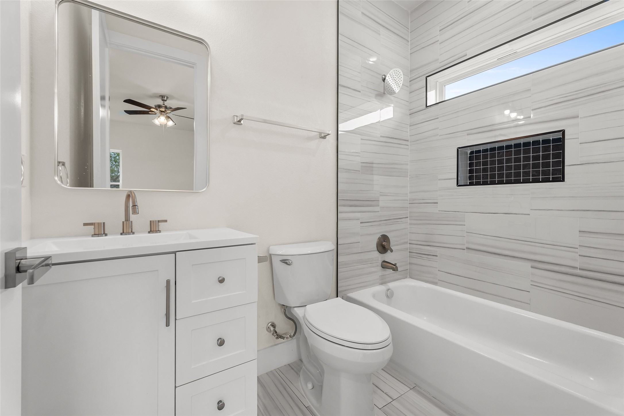 402 S Henderson Avenue