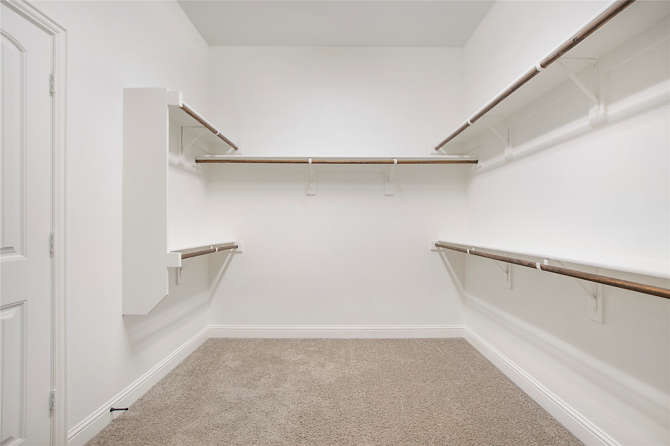 2811 Diamond Ridge Drive